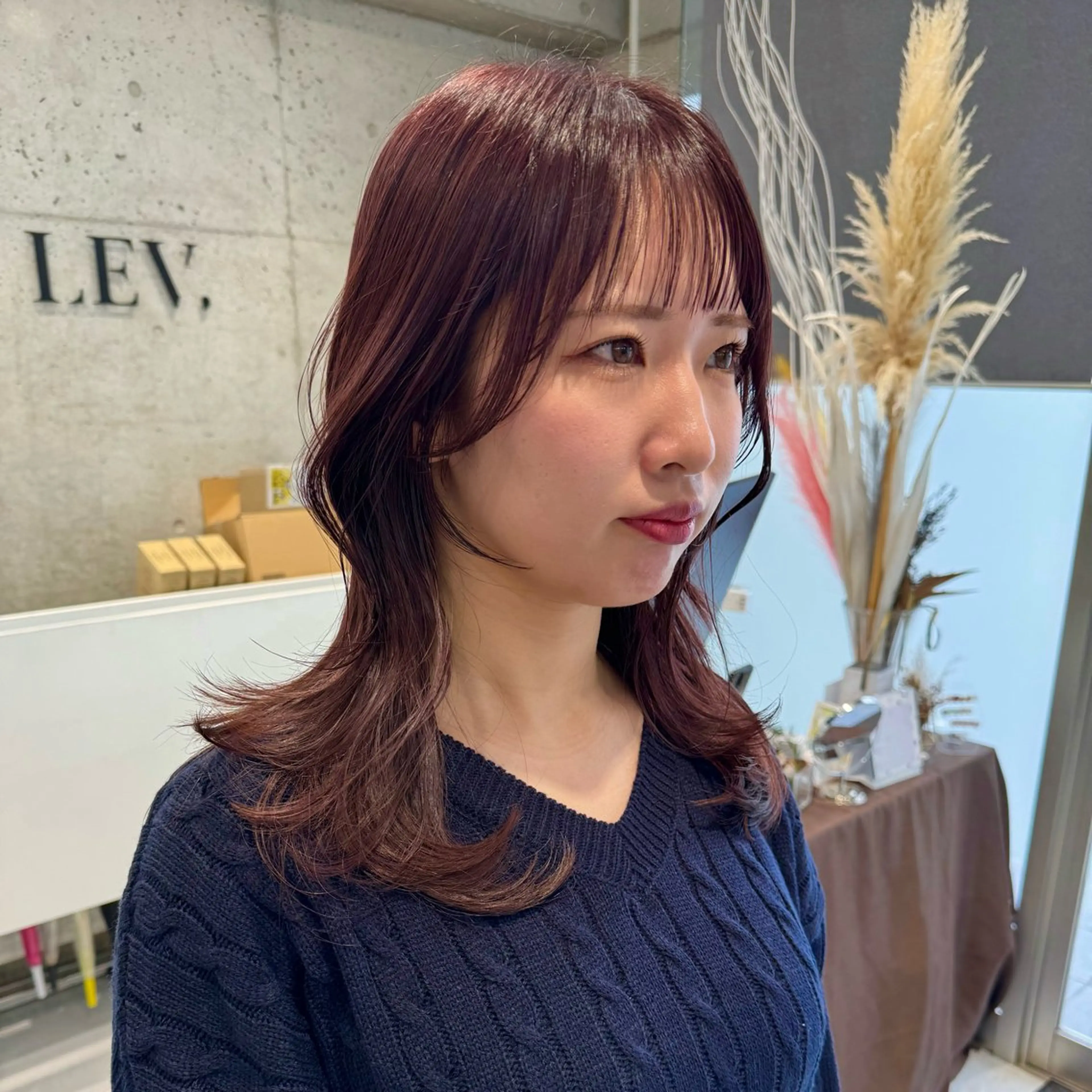 セミロング カラー バイオレットカラー カット ヘアカラー トリートメント 会田有紀 /切りっぱなしボブのヘアスタイル