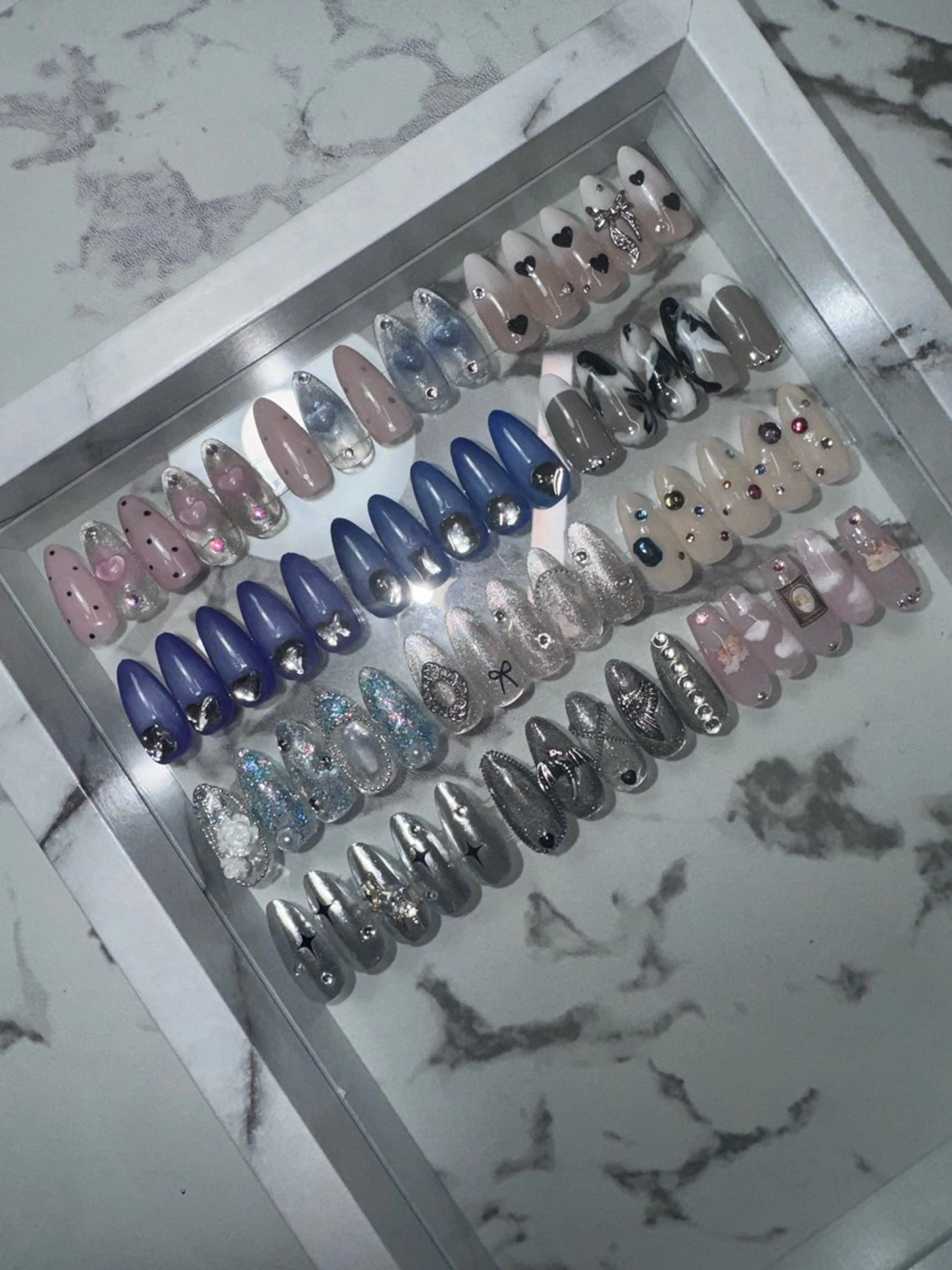 ネイル アートネイル ハンドネイル on nail 尾張旭三郷店のネイルデザイン