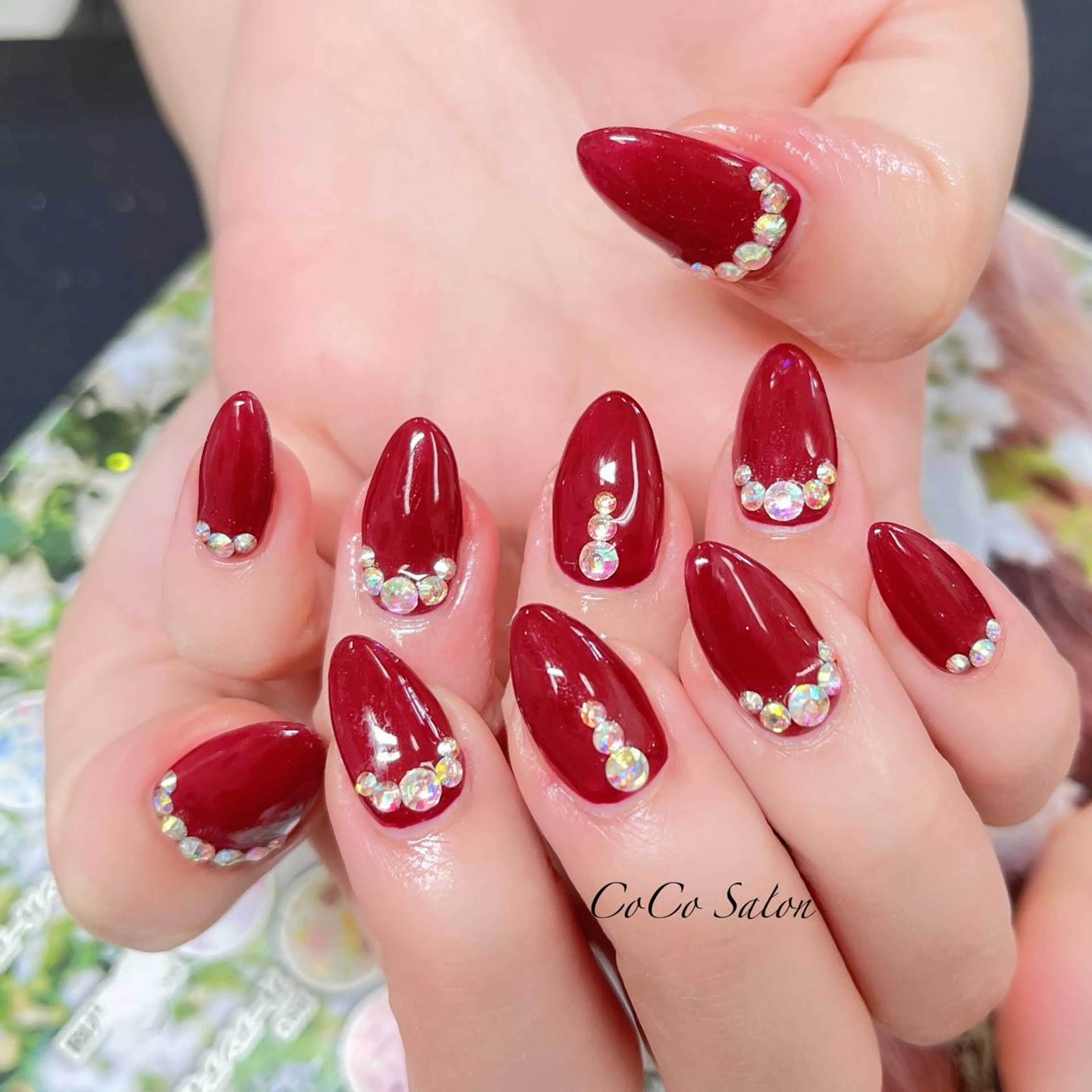 ネイル ボルドー 成人式 長さ出し ジェルネイル キラキラネイル ハンドネイル CoCoSalon ネイル/まつ毛予約のネイルデザイン