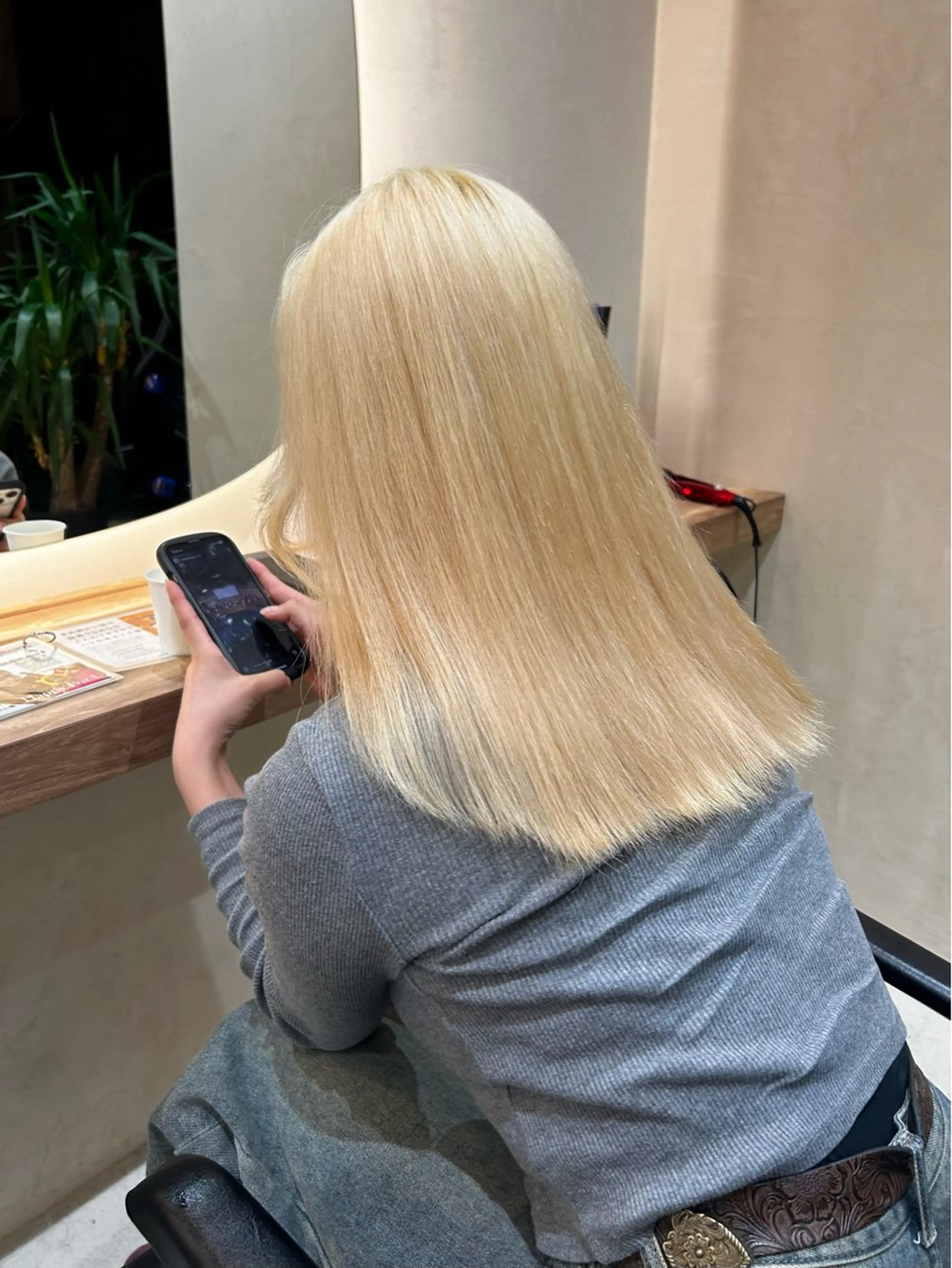 カラー ブリーチ 抜きっぱなしブロンド カラーモデル様募集中 ／もえまるのヘアスタイル