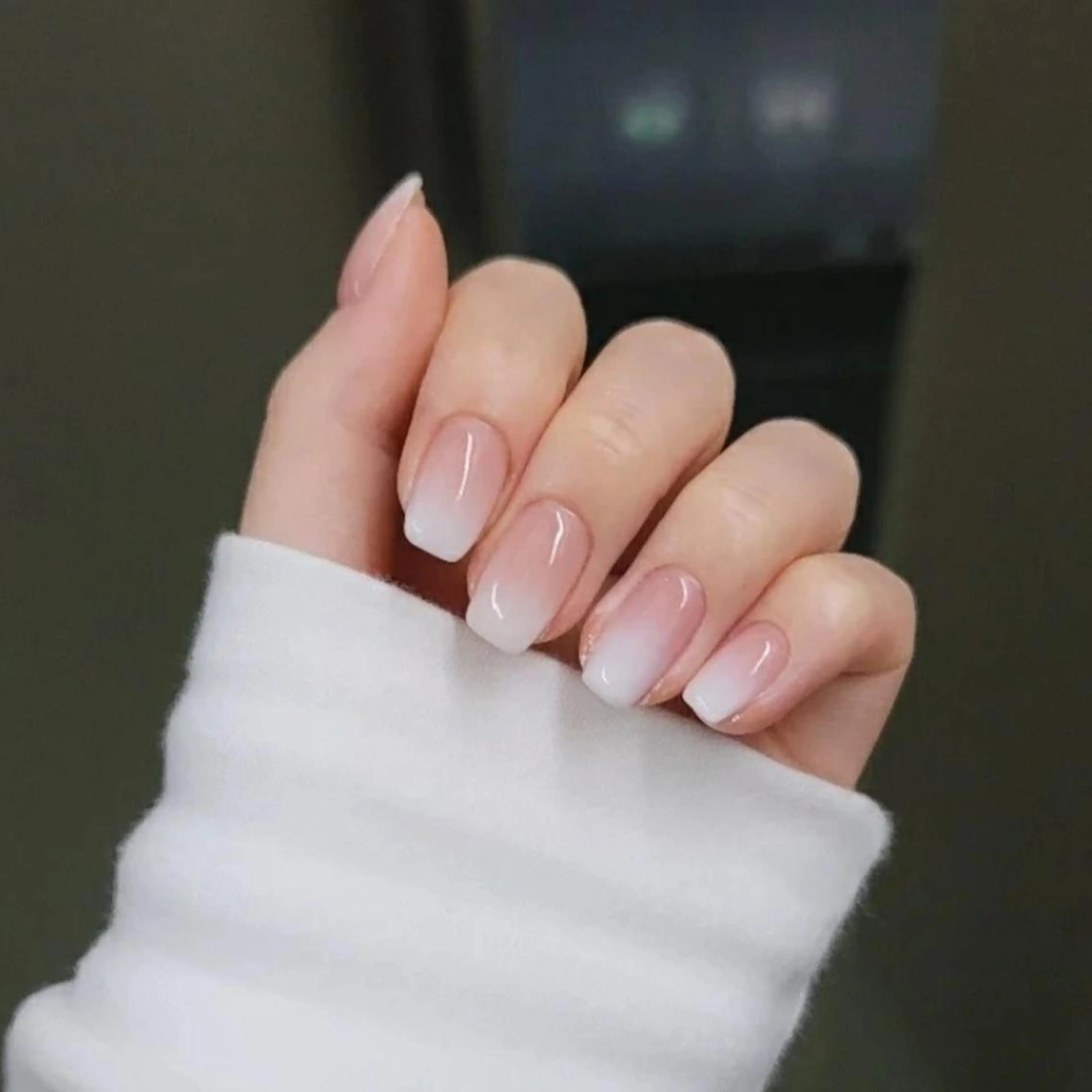 ネイル グラデーション ハンドネイル THE ONE栄店所属・Theone栄店 川原のネイルデザイン