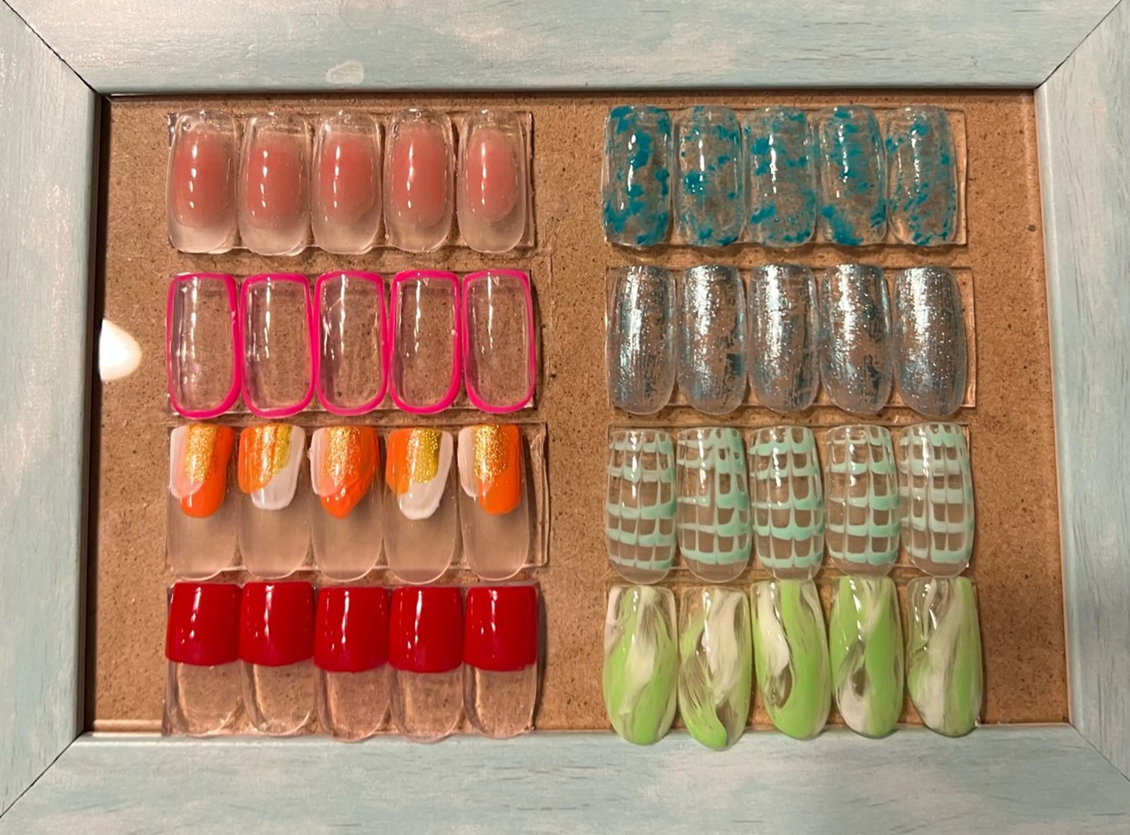 ネイル HENRIETTA NAILSALONのネイルデザイン