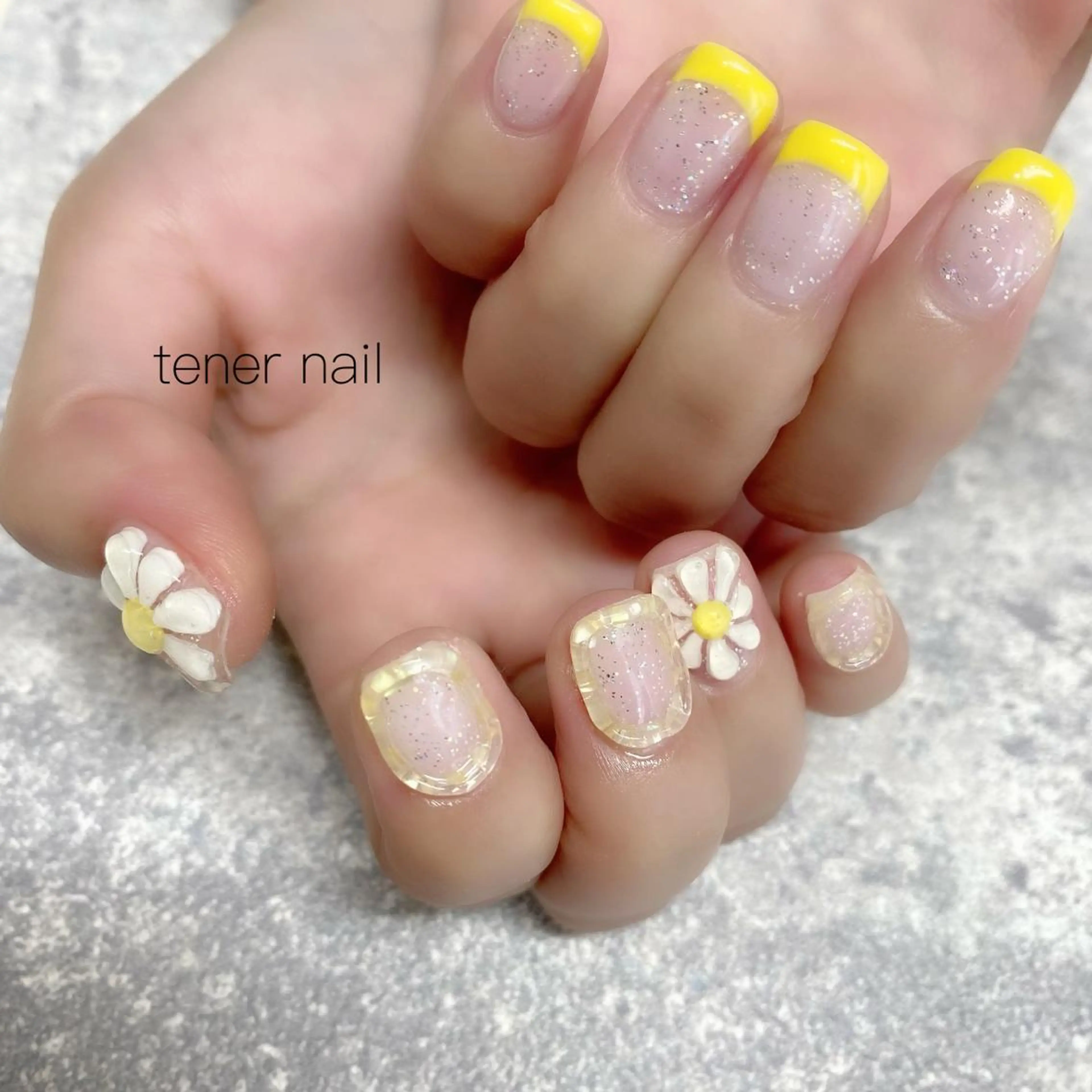 ネイル フラワーネイル フレンチネイル ぷっくりネイル 黄色 tener  nail  テネルネイル所属・テネルネイル tener nailのネイルデザイン