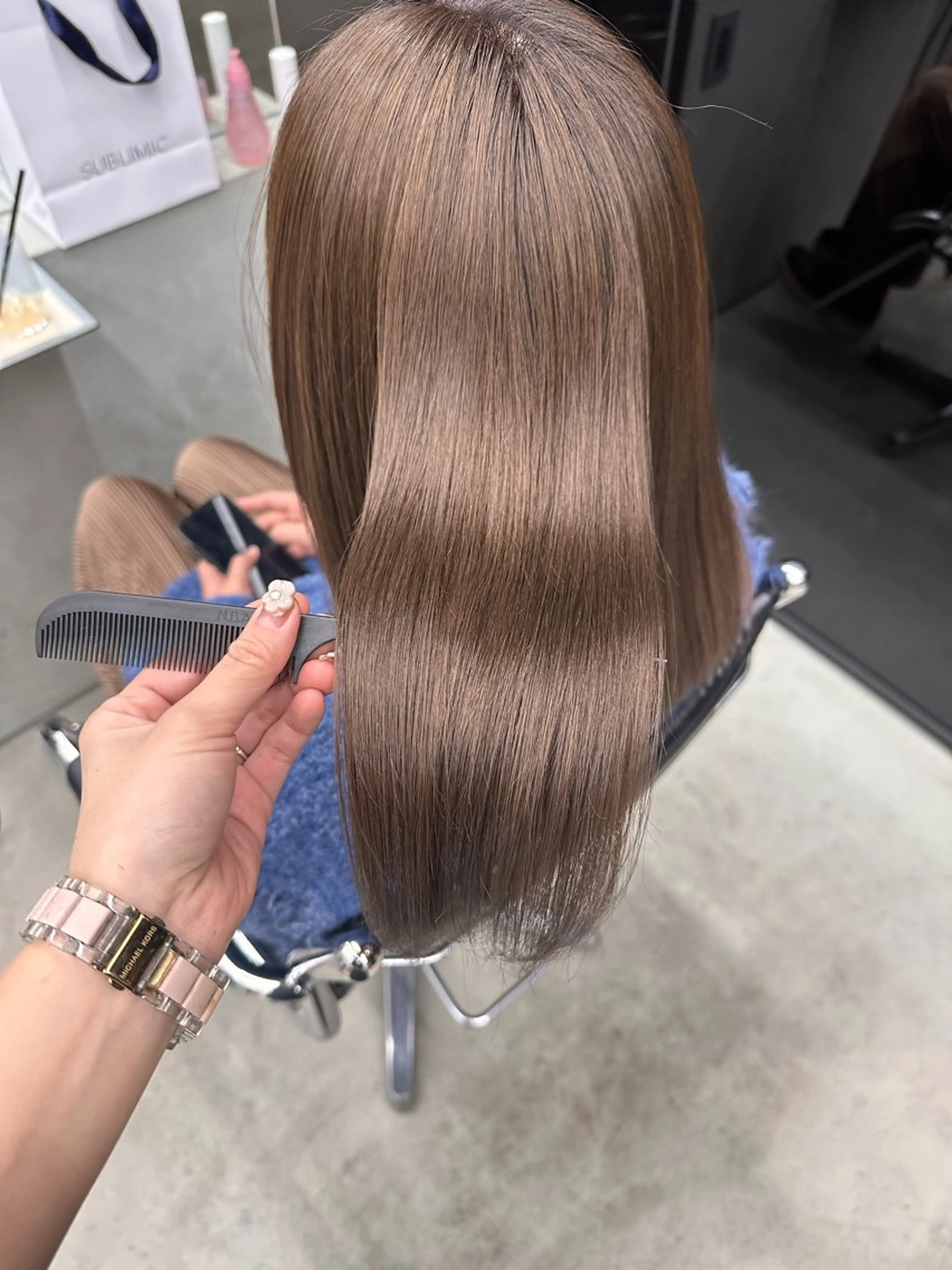 セミロング カラー 髪質改善 トリートメント カット ヘアカラー トリートメント 染谷 遥花のヘアスタイル