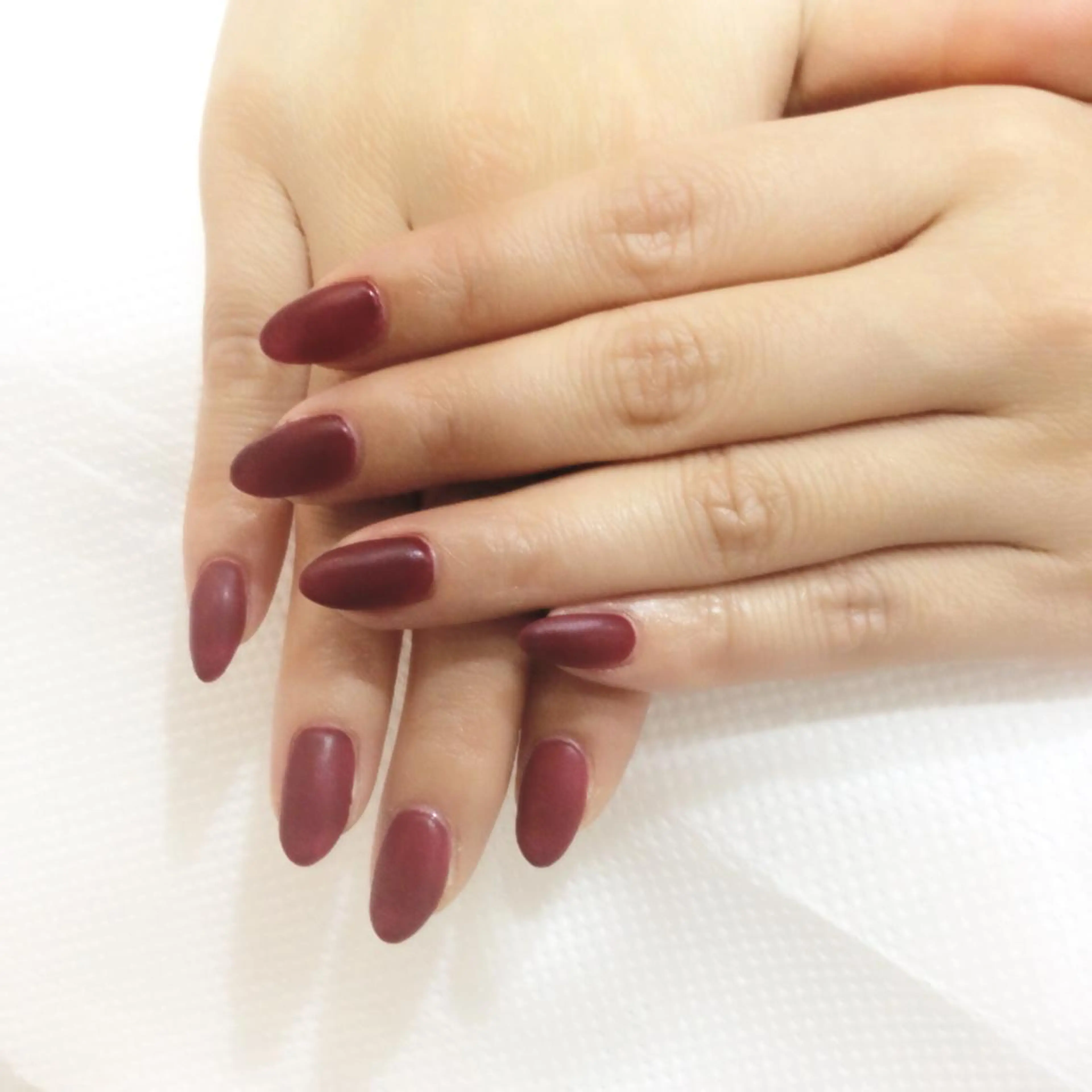 ネイル マットネイル 赤色 ネイル&エステ ビューティツリーのネイルデザイン