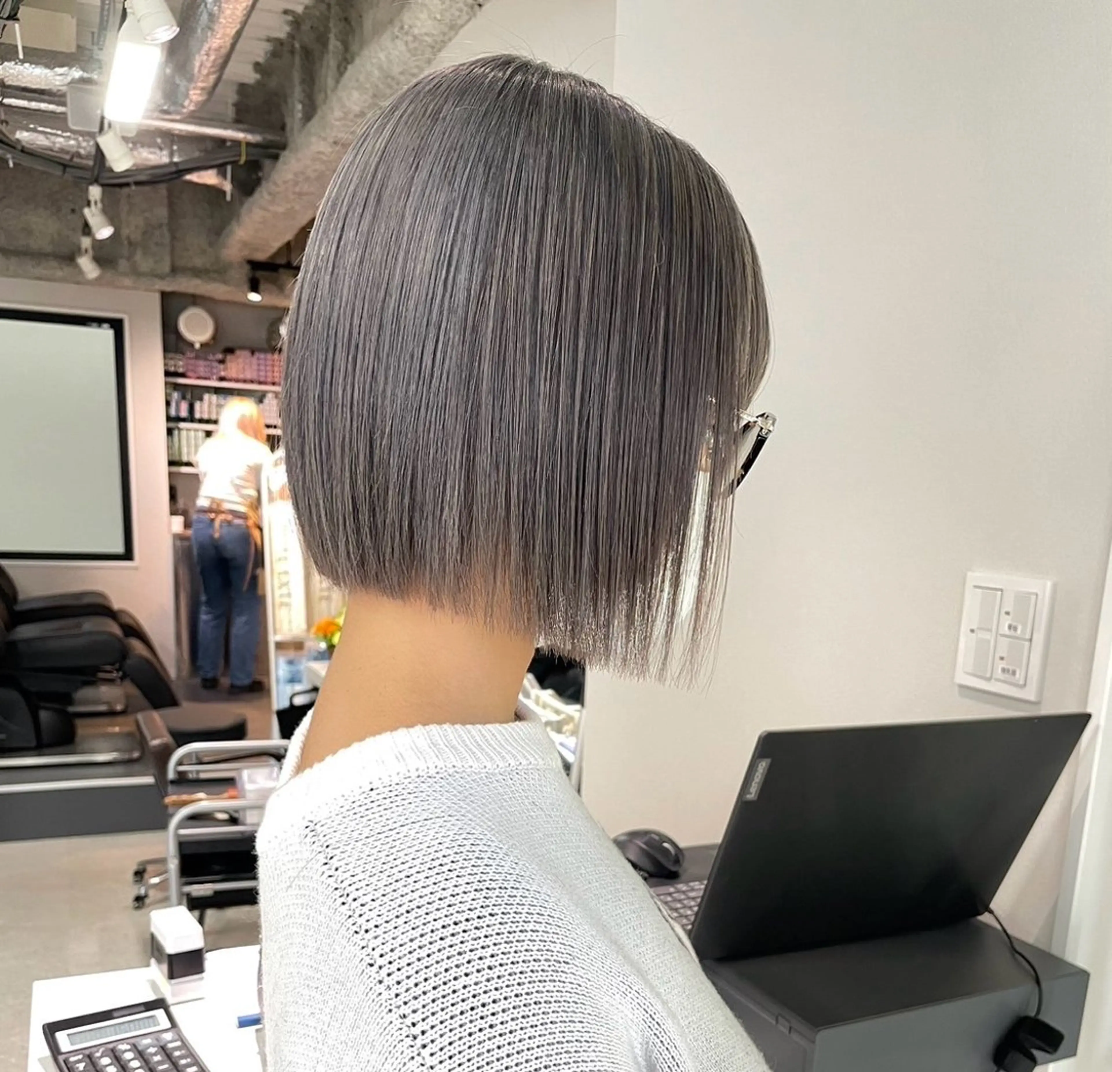 ショート カラー ヘアカラー トリートメント ハイトーン/艶カラー 𝐧𝐨𝐚のヘアスタイル