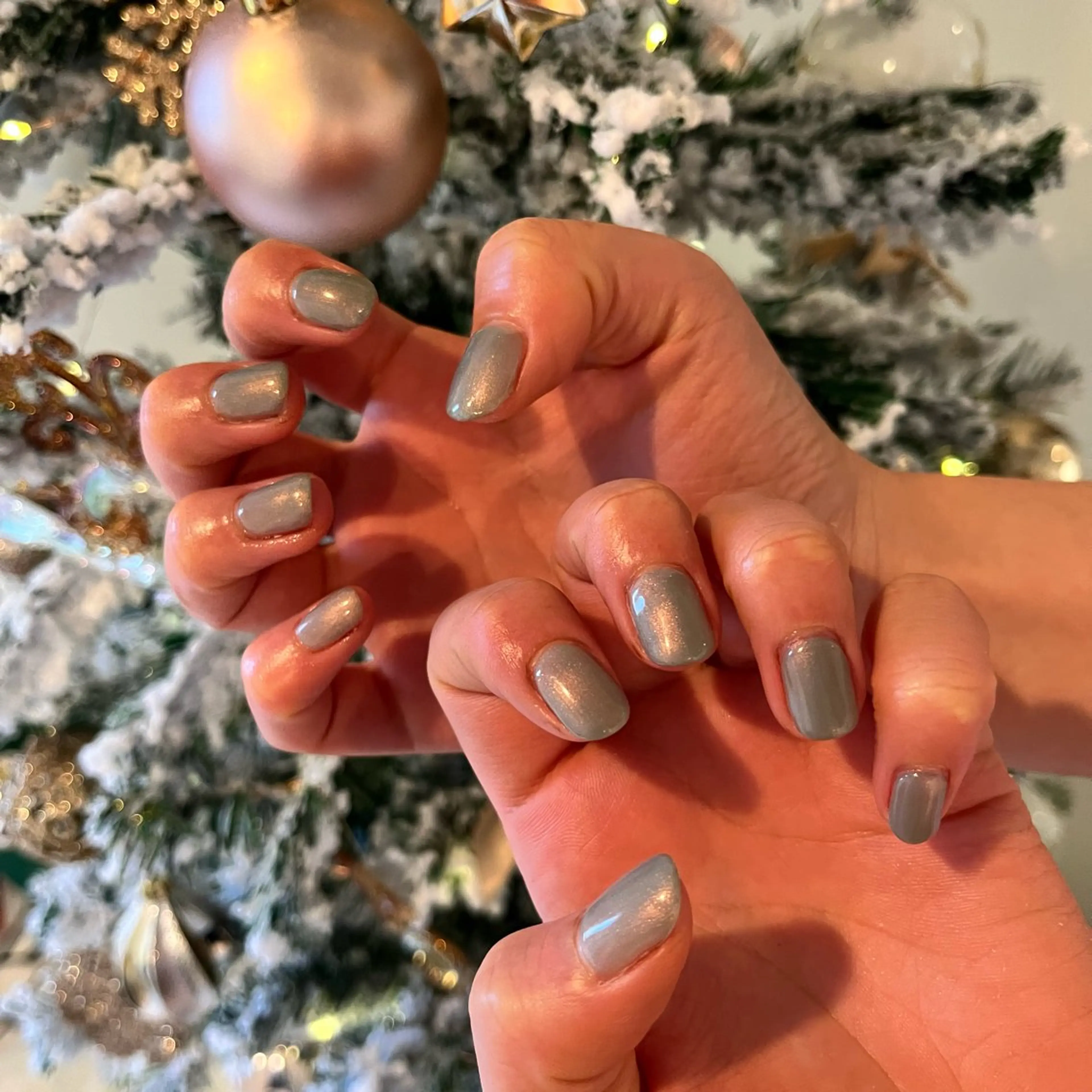 ネイル グリーン ワンカラーネイル ハンドネイル DariL Ayaのネイルデザイン