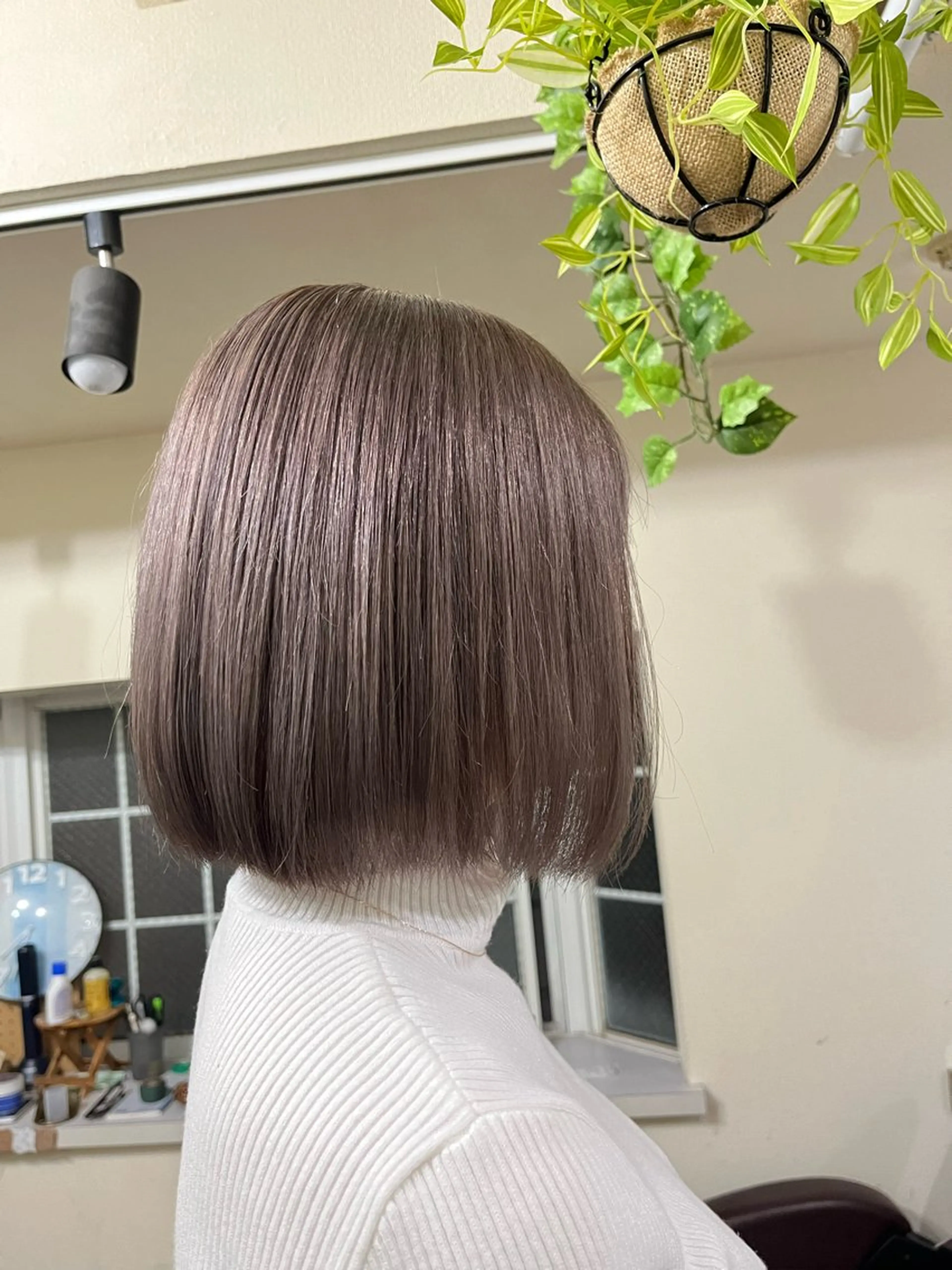 ショート カラー ブリーチ グレージュ ヘアカラー 渡辺 健太のヘアスタイル