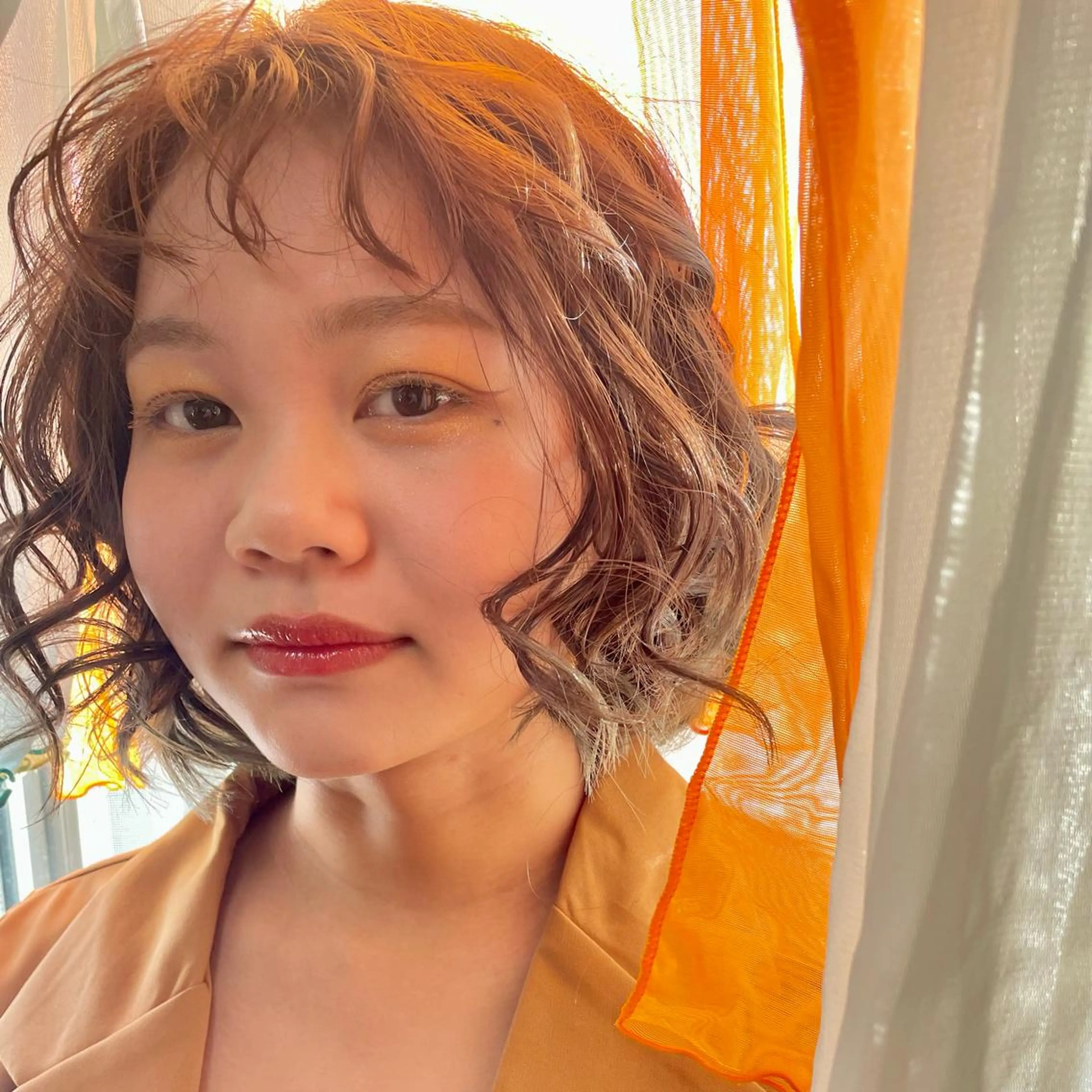 ミディアム ヘアアレンジ レイヤーカット/ ハイトーンchimiのヘアスタイル