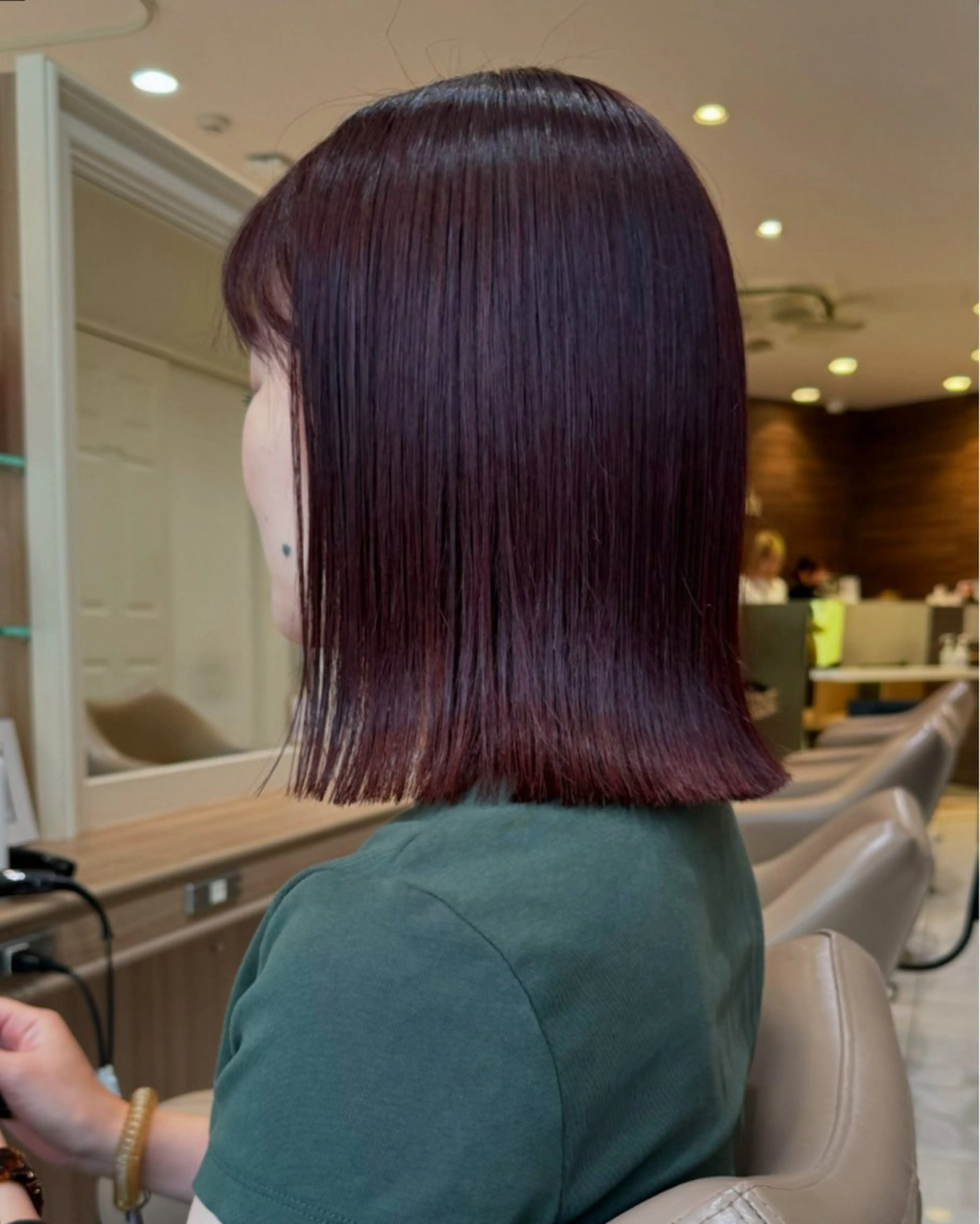 ミディアム カラー 切りっぱなしボブ ブリーチ ブリーチなしカラー ボブ カット ヘアカラー トリートメント ウエモト　タク ショート/レイヤーのヘアスタイル