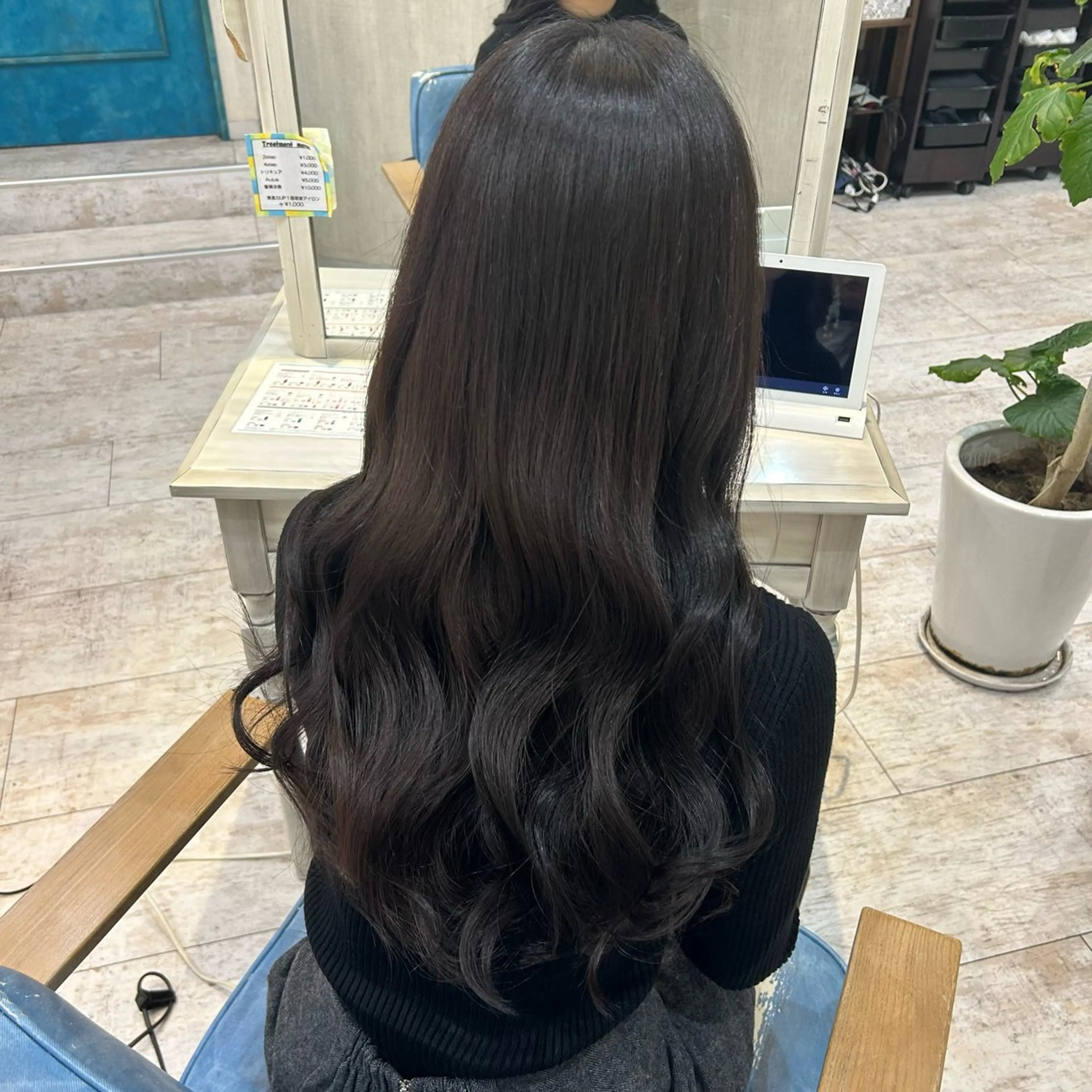 ロング カラー カット ヘアカラー トリートメント 🫧透け感⋆艶髪💎 山口アヤカのヘアスタイル