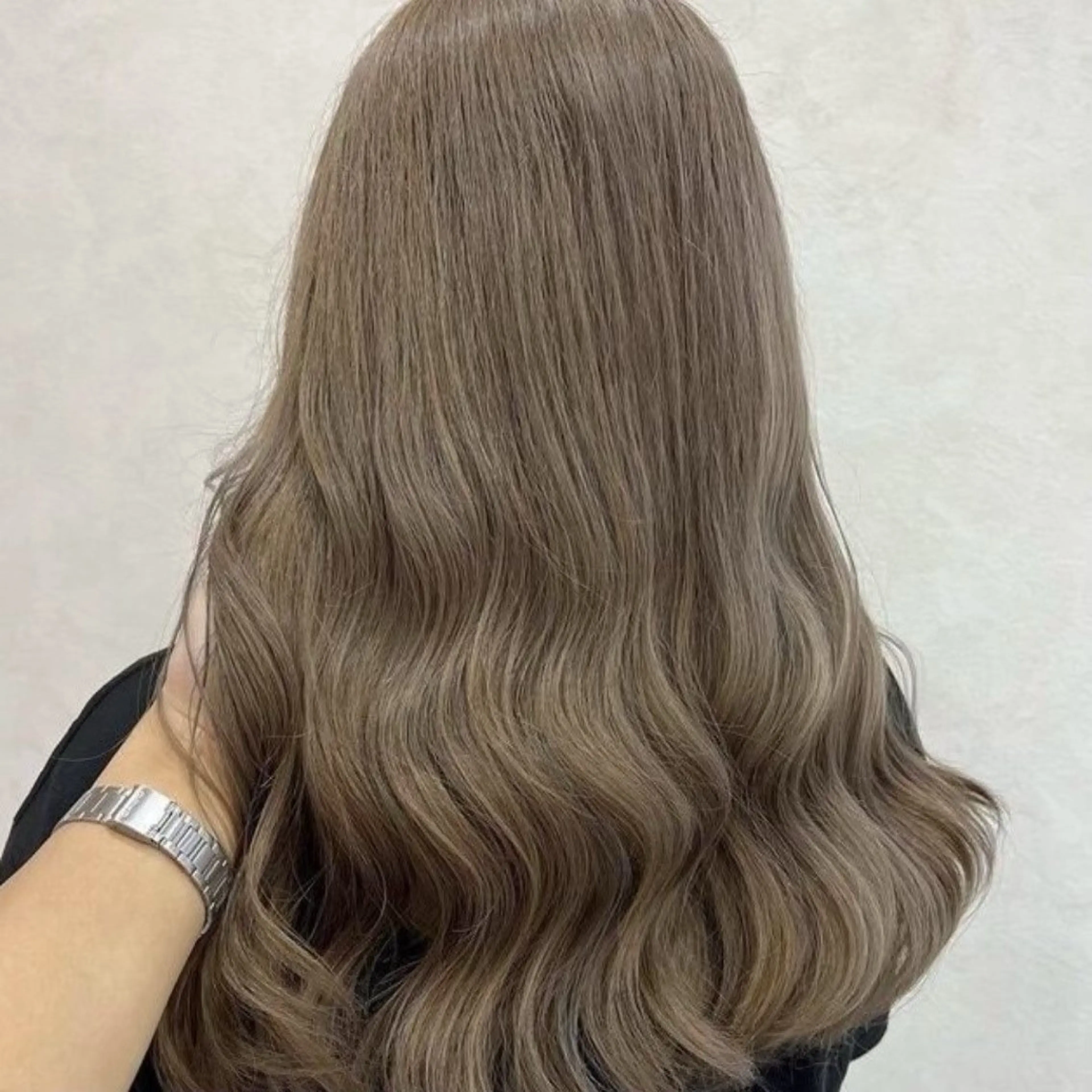 セミロング カラー ヘアアレンジ ૭ 艶髪透明感૭ヘア カラーＡＭＩ🫧のヘアスタイル