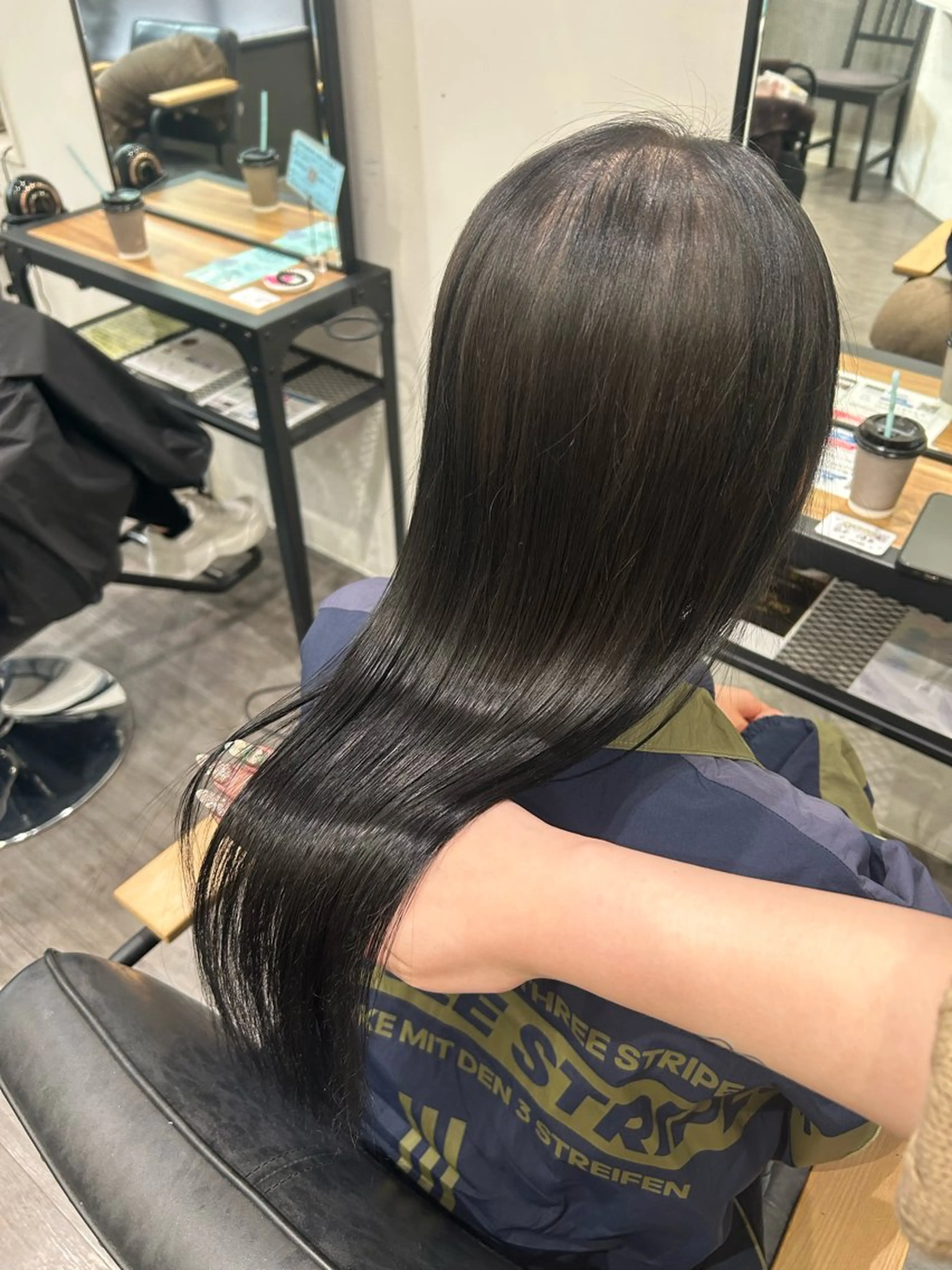 ロング カラー 黒髪 ブルーカラー ブルーブラック 透明感カラー ヘアカラー トリートメント カラーリスト💟草間 紫音💟のヘアスタイル