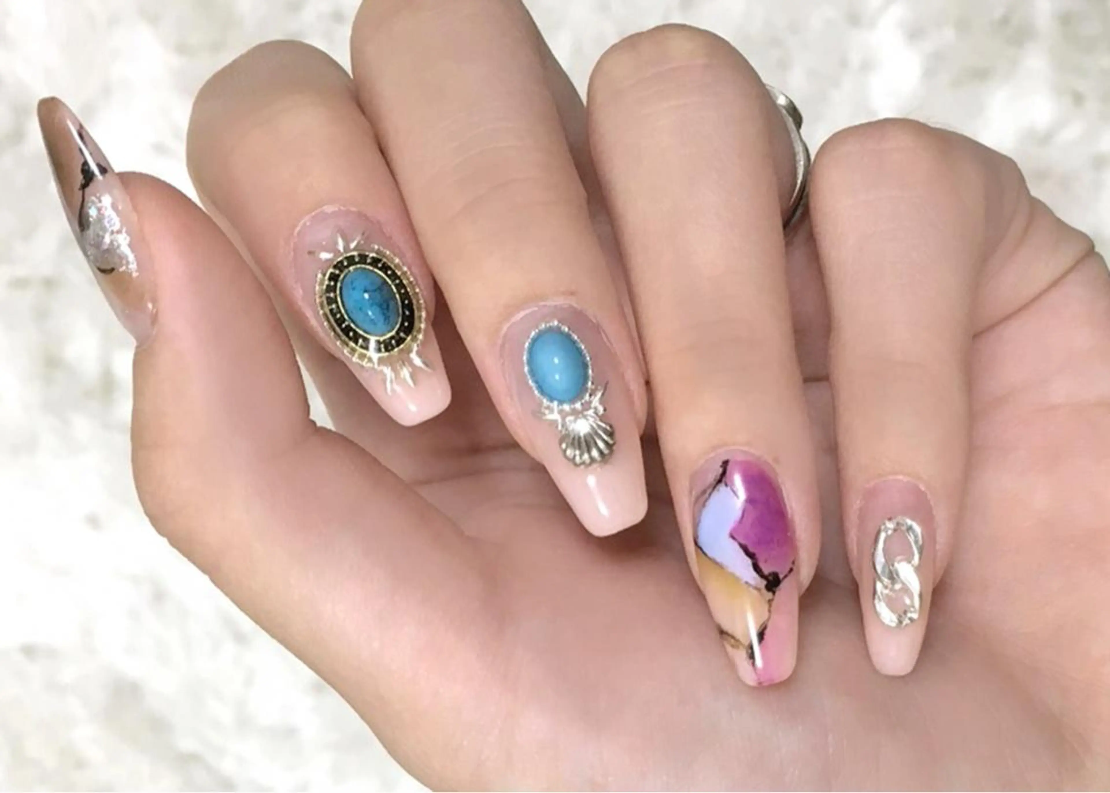 ネイル ハンドネイル ネイル＆フラワーサロン〜Ri✦hiro〜鳥栖店所属・HIRATA RIEのネイルデザイン