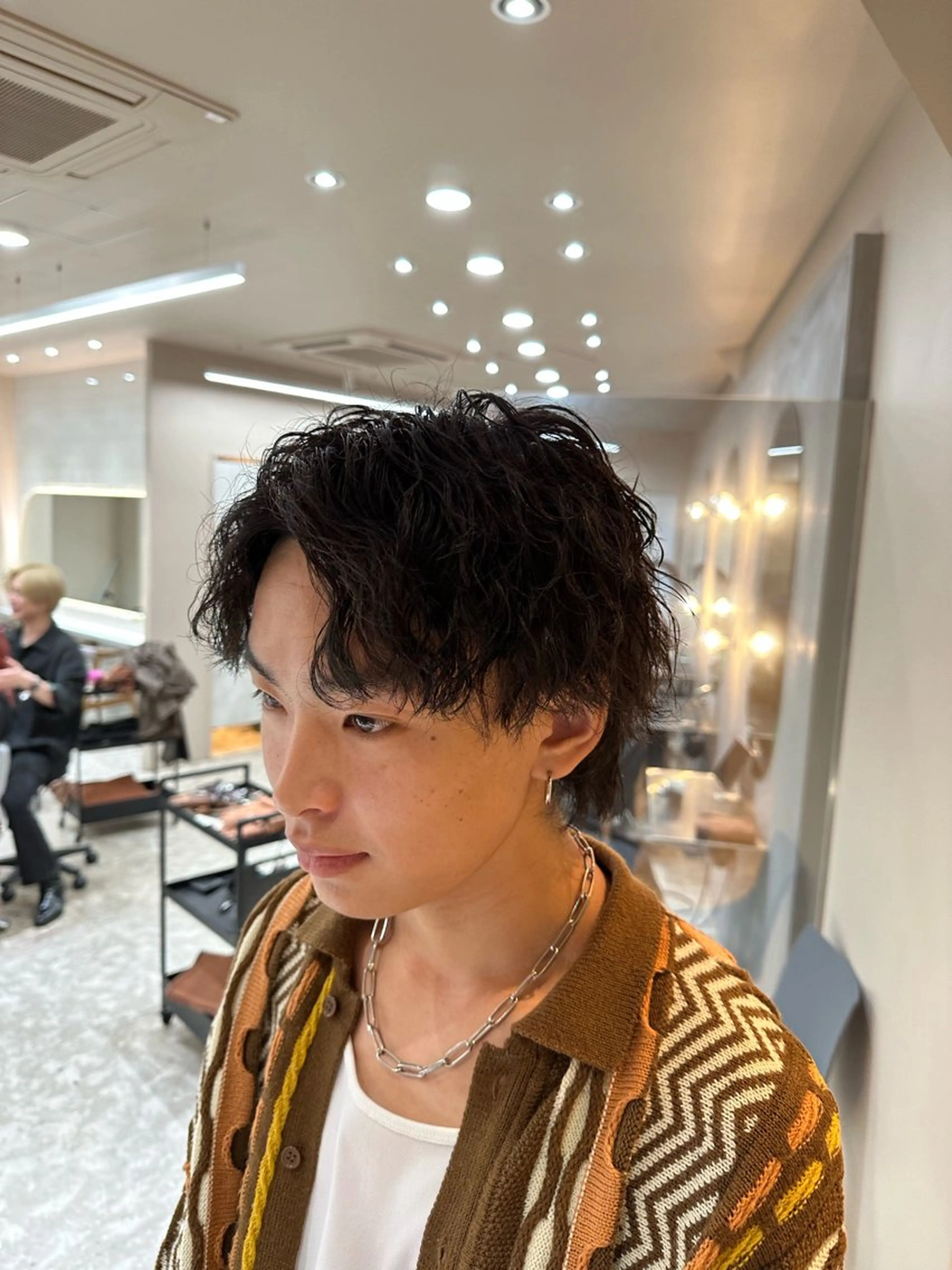 パーマ メンズ アップバング マッシュ メンズパーマ メンズツイストパーマ ツイストスパイラルパーマ 心斎橋本町メンズ 美容師ユースケのヘアスタイル