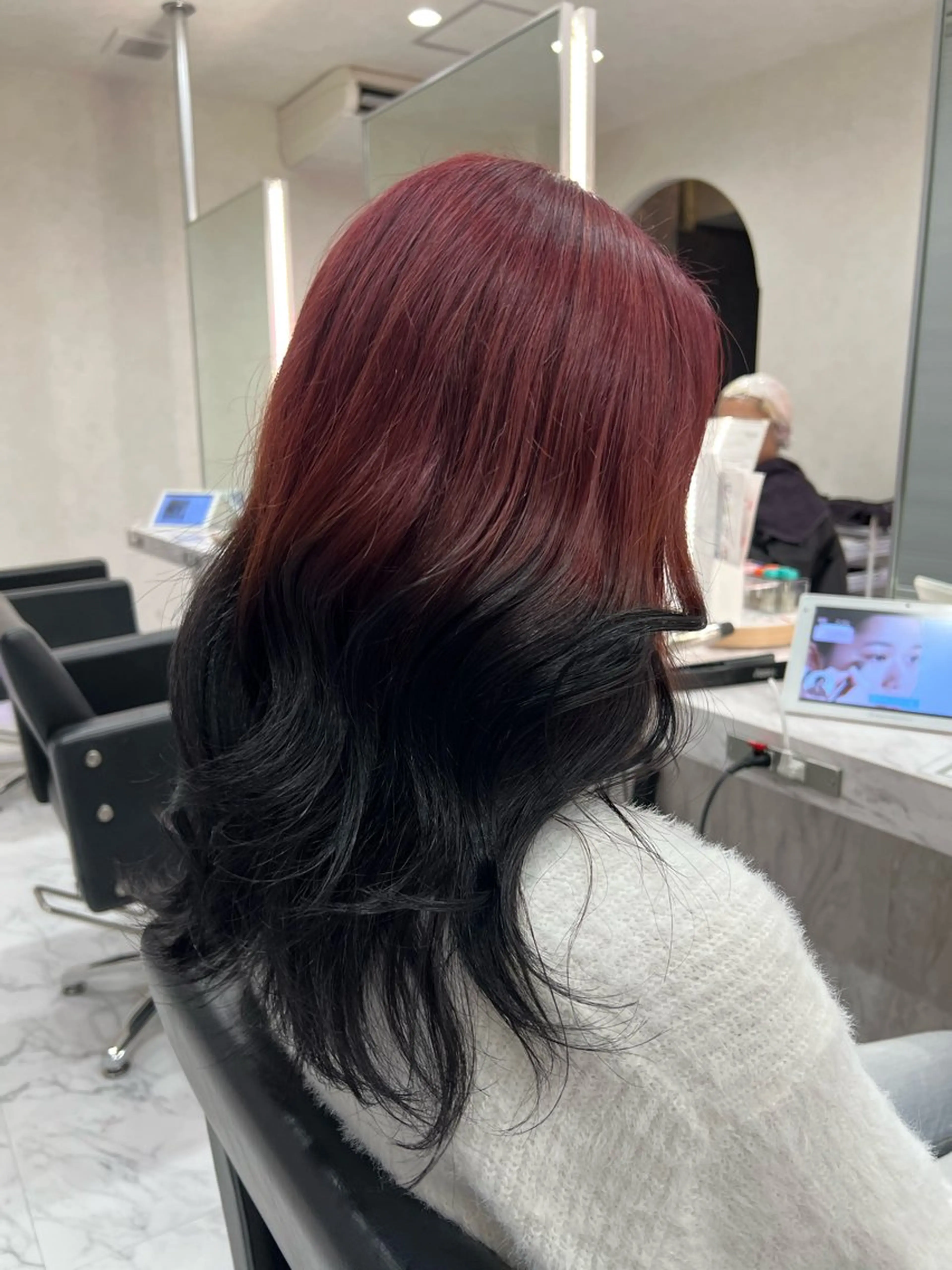 ミディアム ツートーンカラー 韓国風🫧艶カラー 💟ran💟のヘアスタイル
