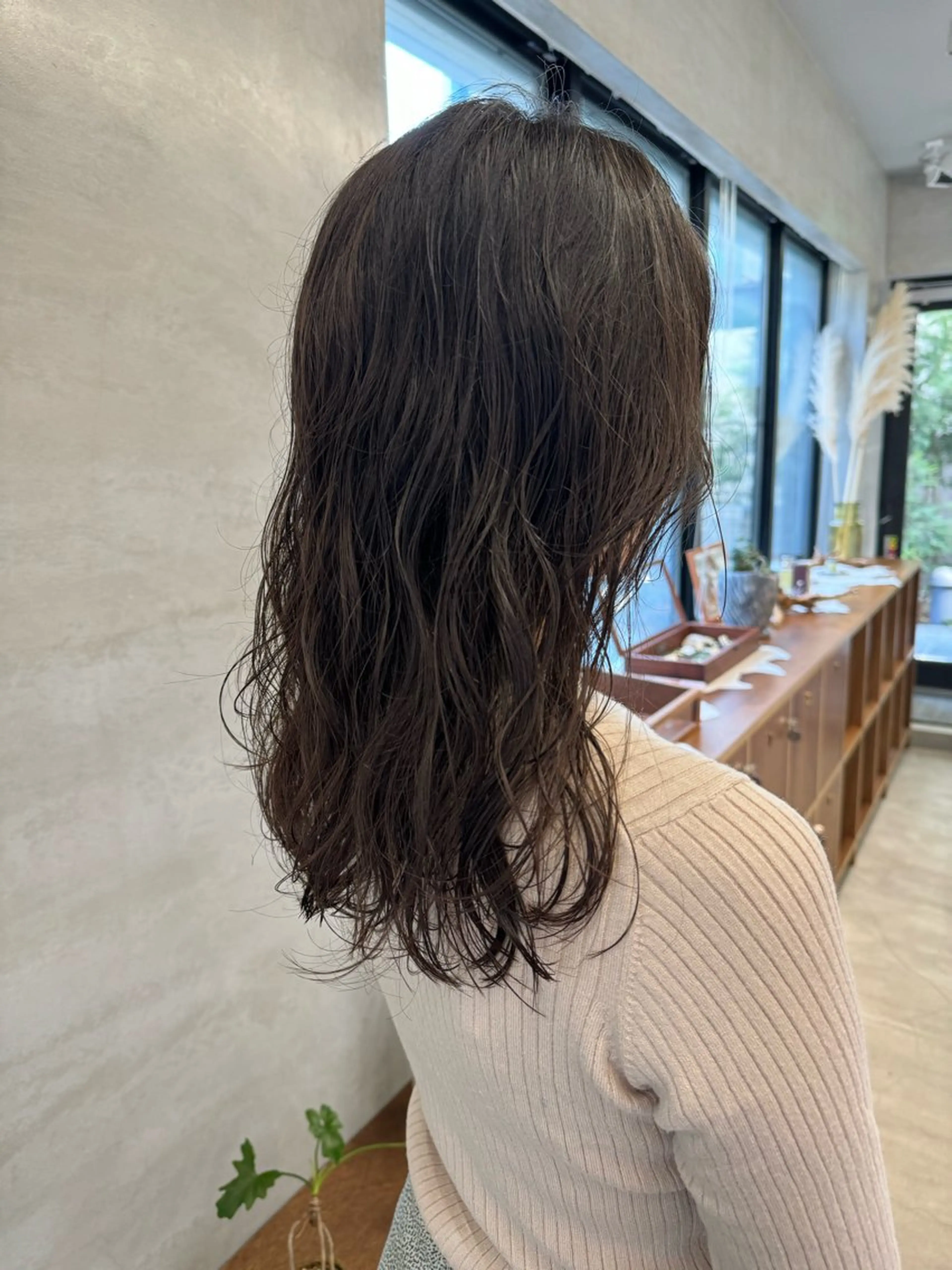 セミロング パーマ セミロングパーマ 鶴井 美空のヘアスタイル