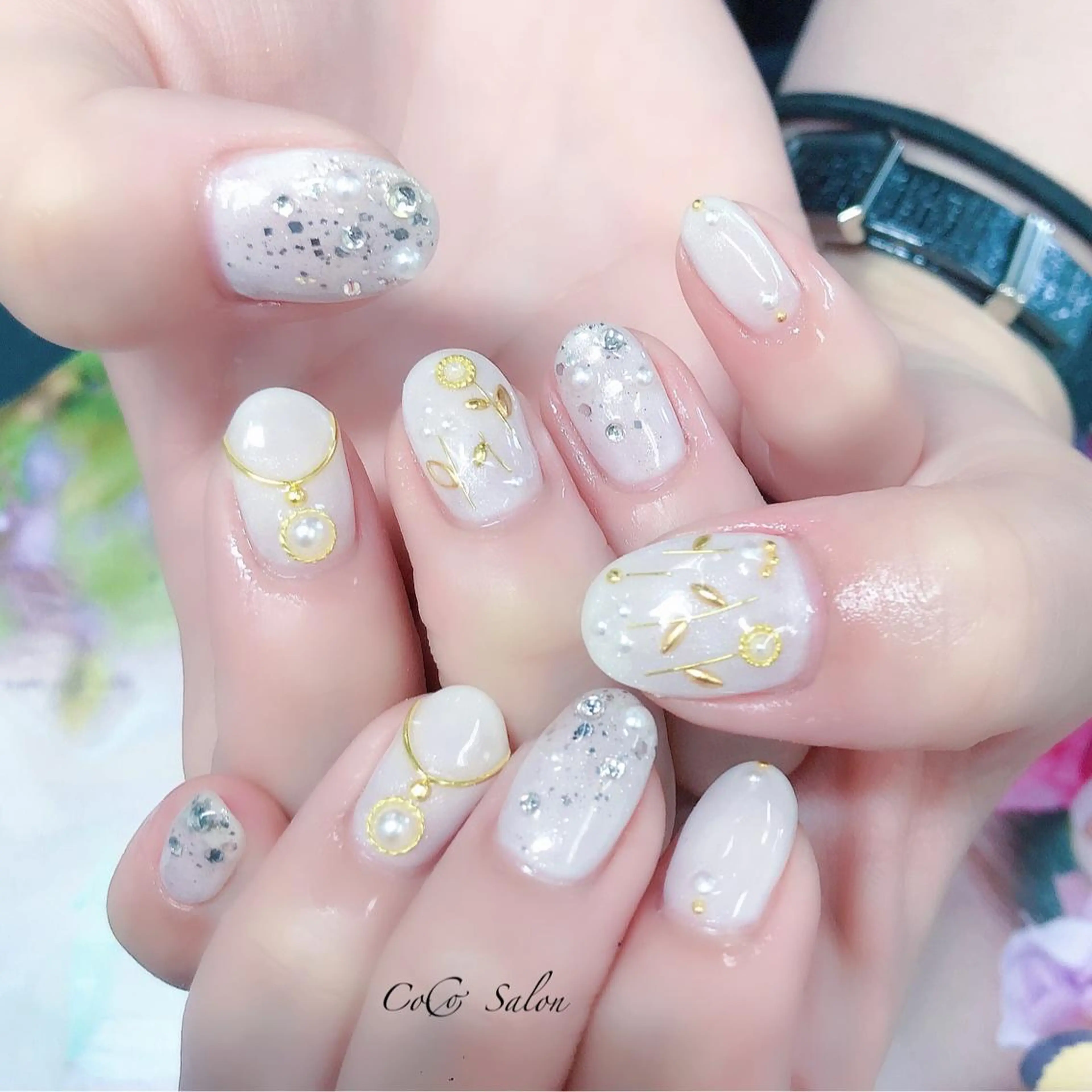 ネイル フラワーネイル グラデーション ホログラムネイル ワンカラーネイル ブライダルネイル CoCoSalon ネイル/まつ毛予約のネイルデザイン