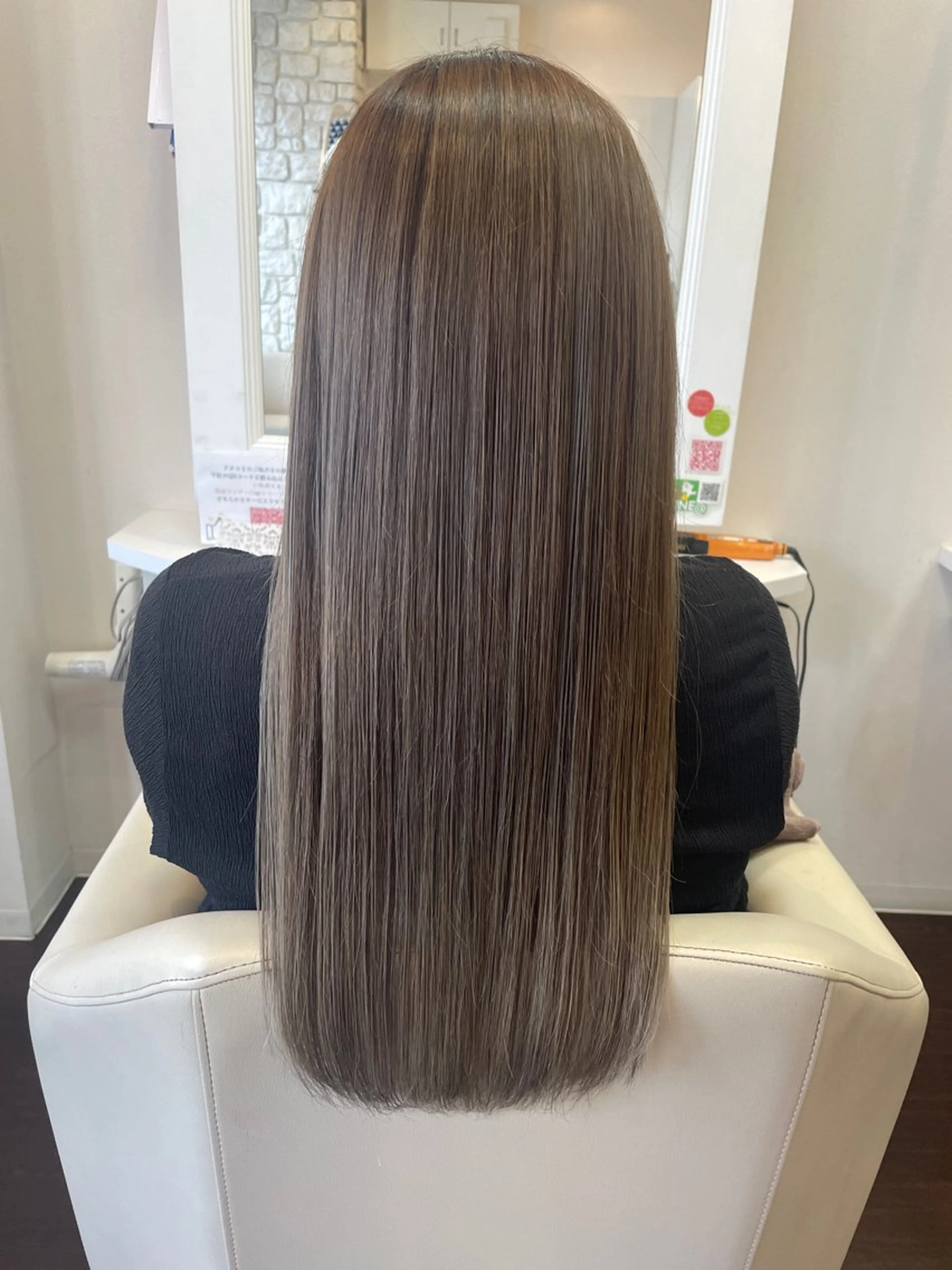 ロング カラー ベージュカラー オリーブベージュ ヘアカラー トリートメント ラヴィールアーム所属・秋山 麗奈のヘアスタイル