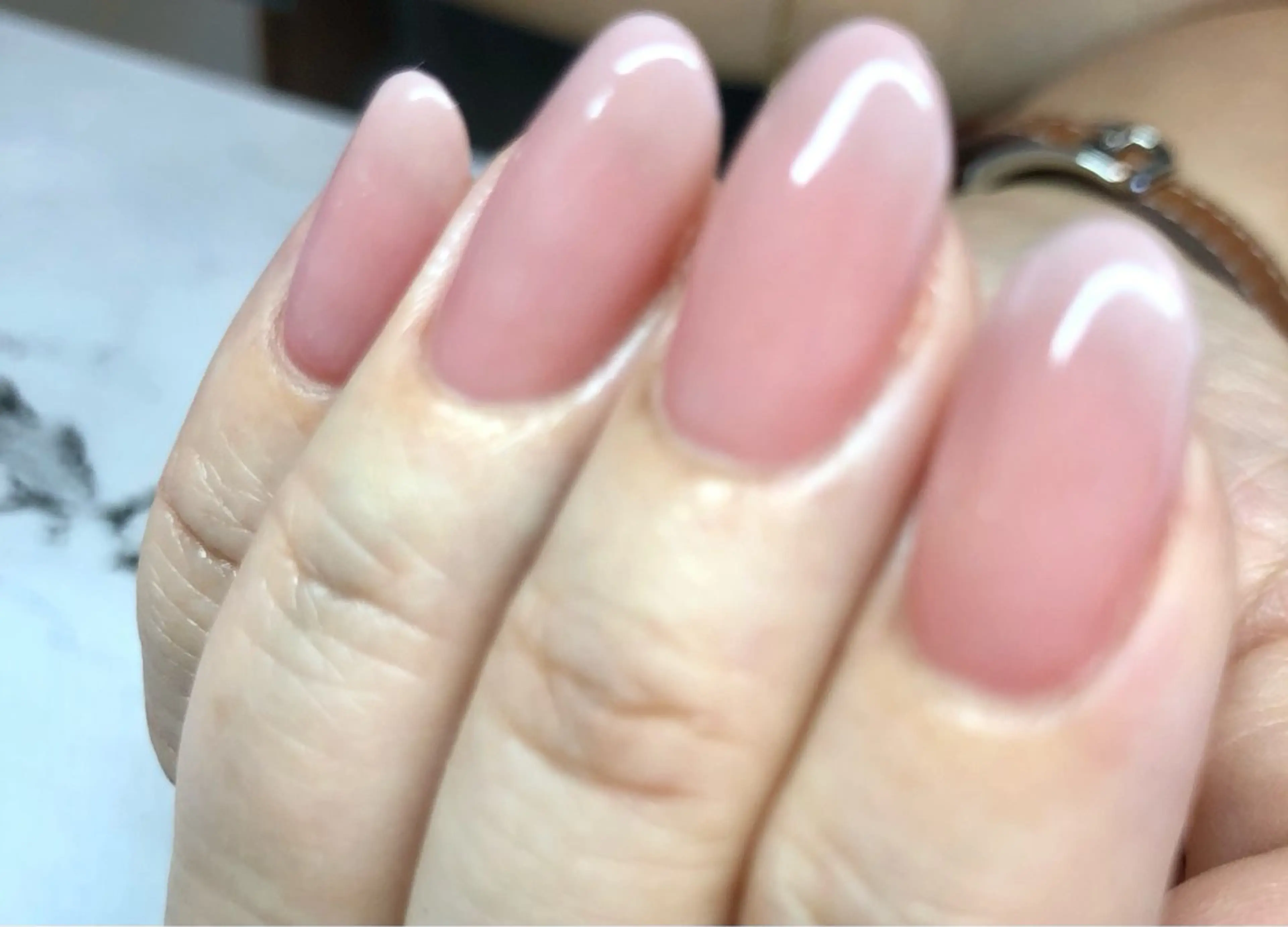 ネイル ジェルネイル ピンク ホワイト Komuro Erikaのネイルデザイン