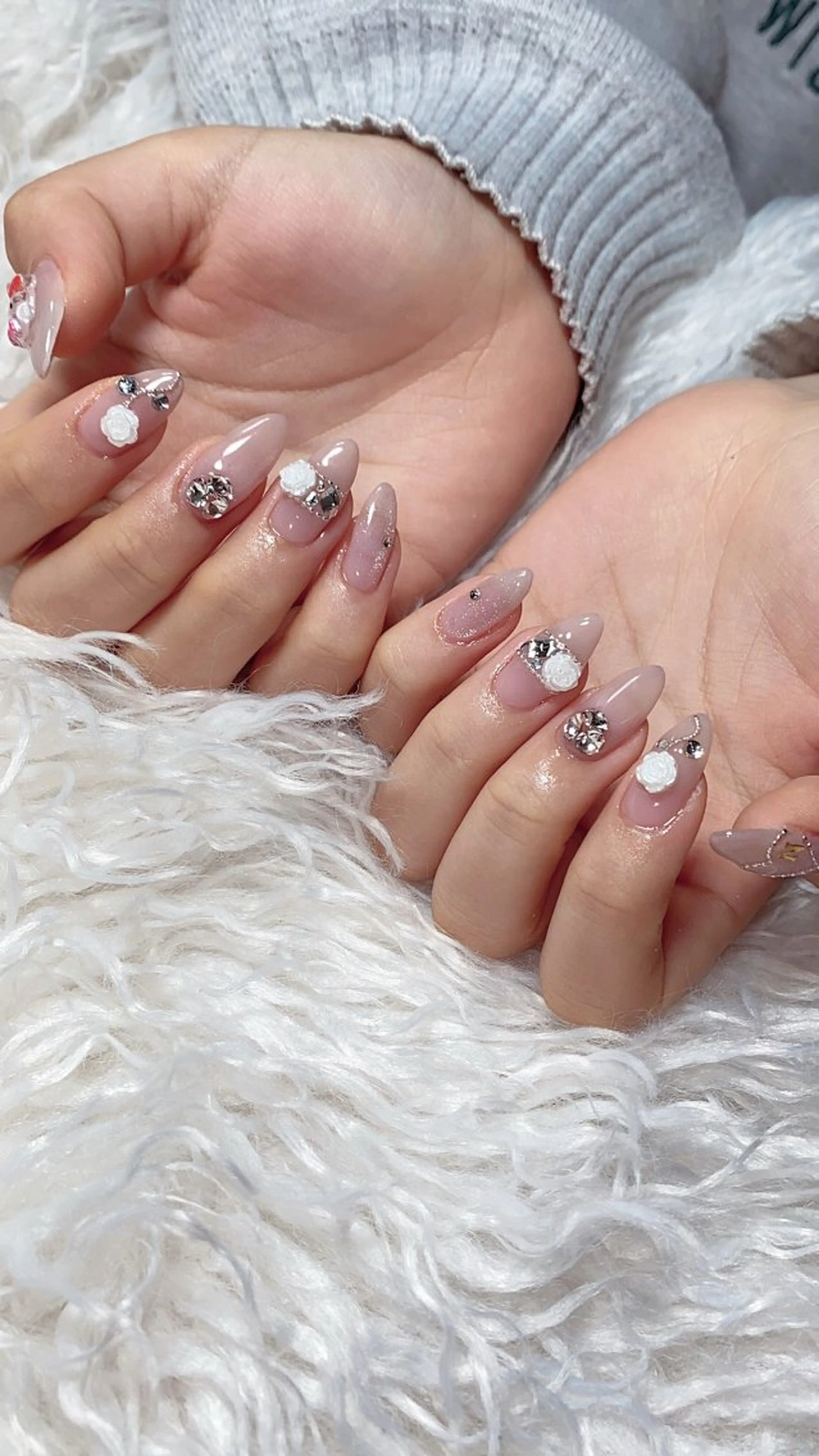 ネイル ハンドネイル n o q r m. n a c h iのネイルデザイン