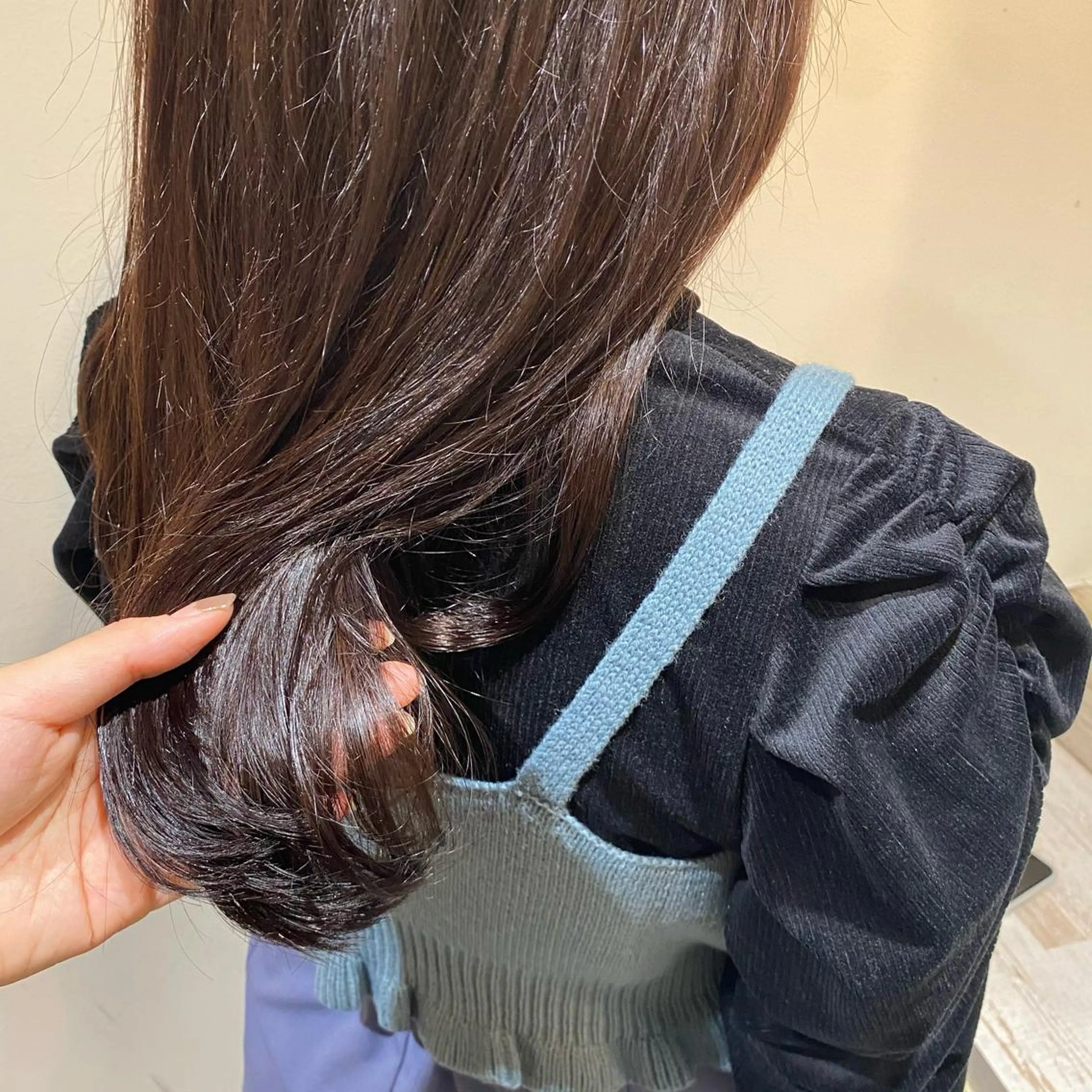 ロング カラー パーマ ヘアアレンジ イルミナカラー 伊藤 玲衣のヘアスタイル