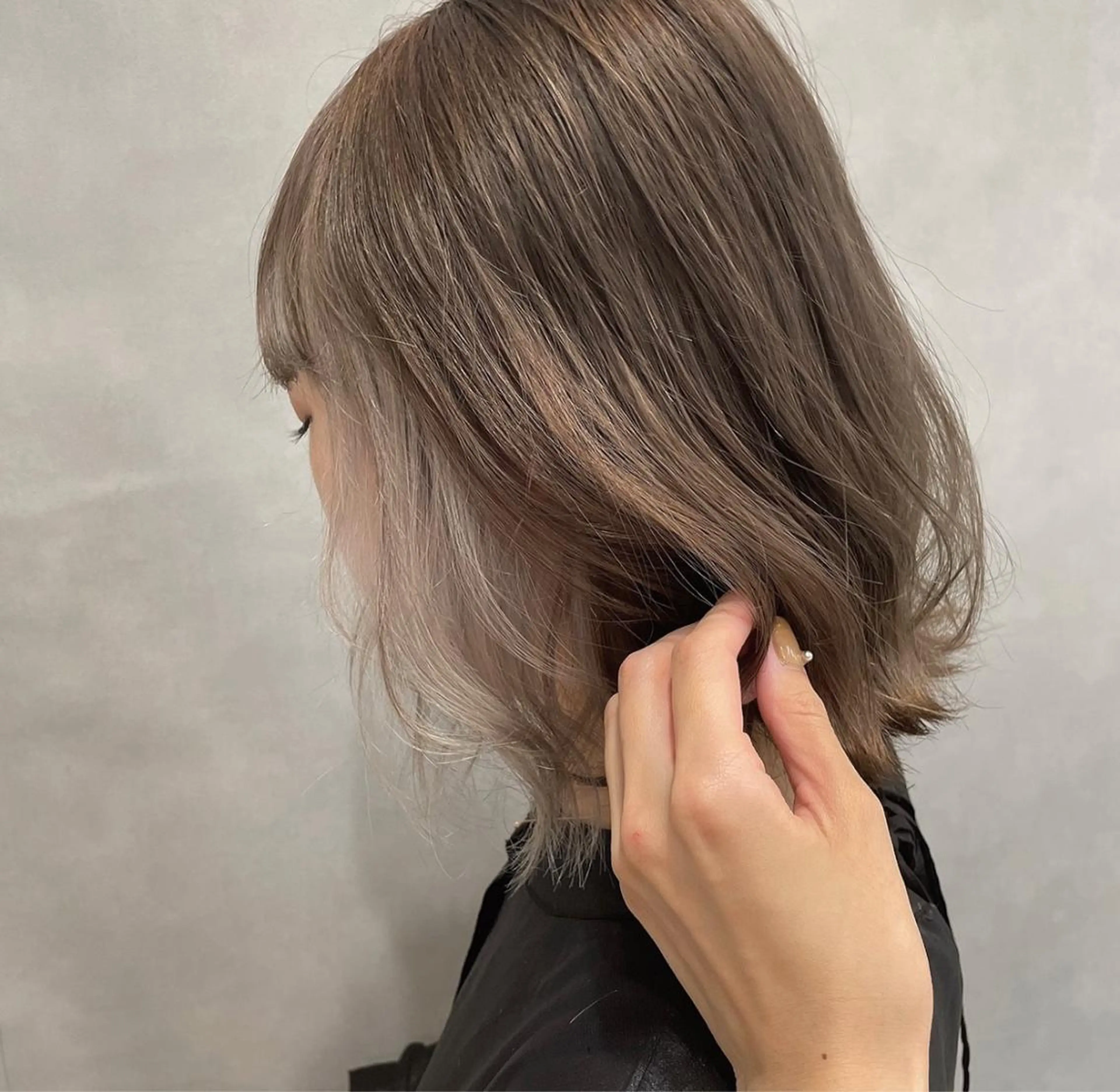 ミディアム カラー ベージュカラー ホワイトベージュ カット ヘアカラー トリートメント ✨トレンド特化美容師 WILL上村　拳吾のヘアスタイル