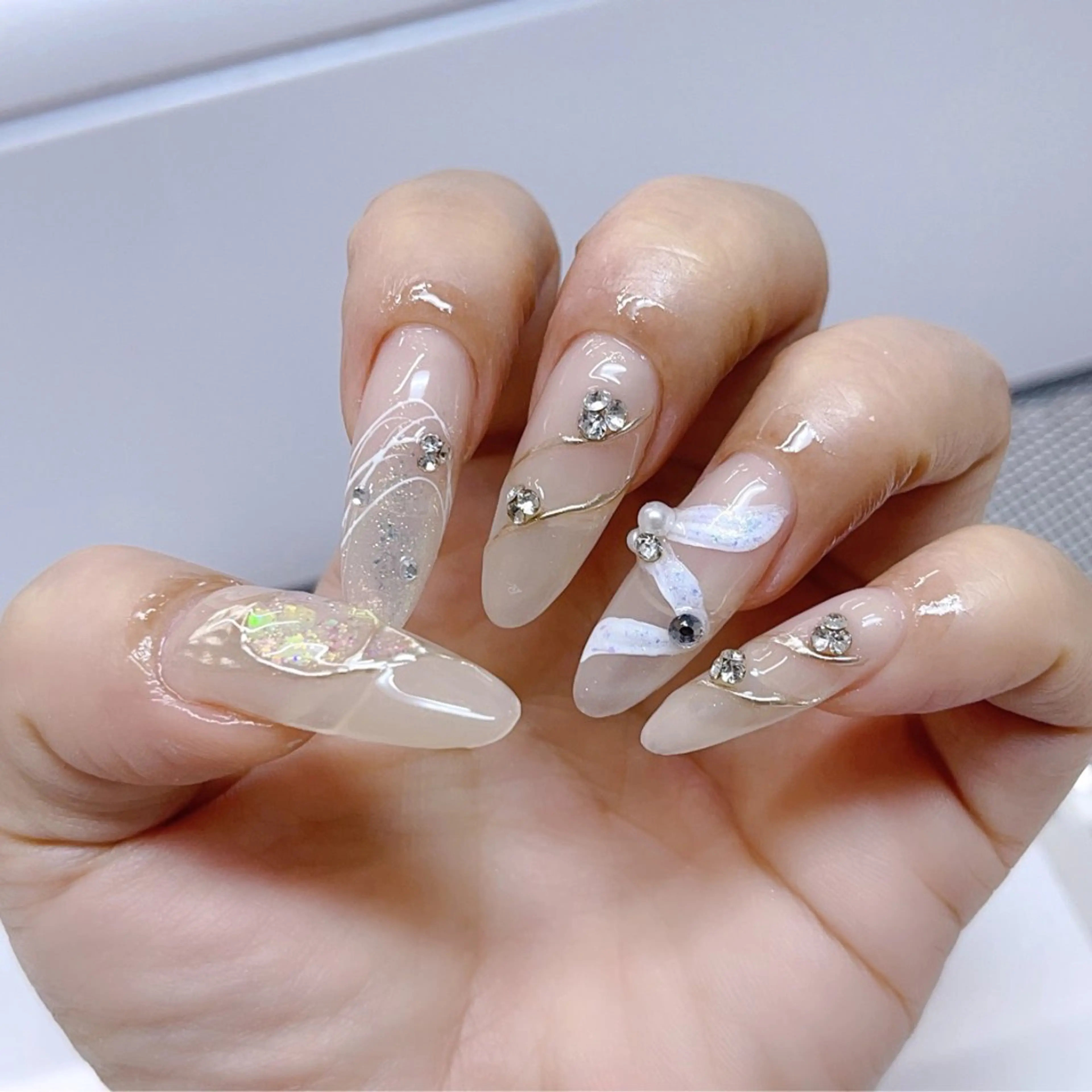 ネイル オーロラネイル クリアネイル ジェルネイル ラメ(グリッター) ミラーネイル ハンドネイル nail  salon  AI所属・nail salon AIのネイルデザイン