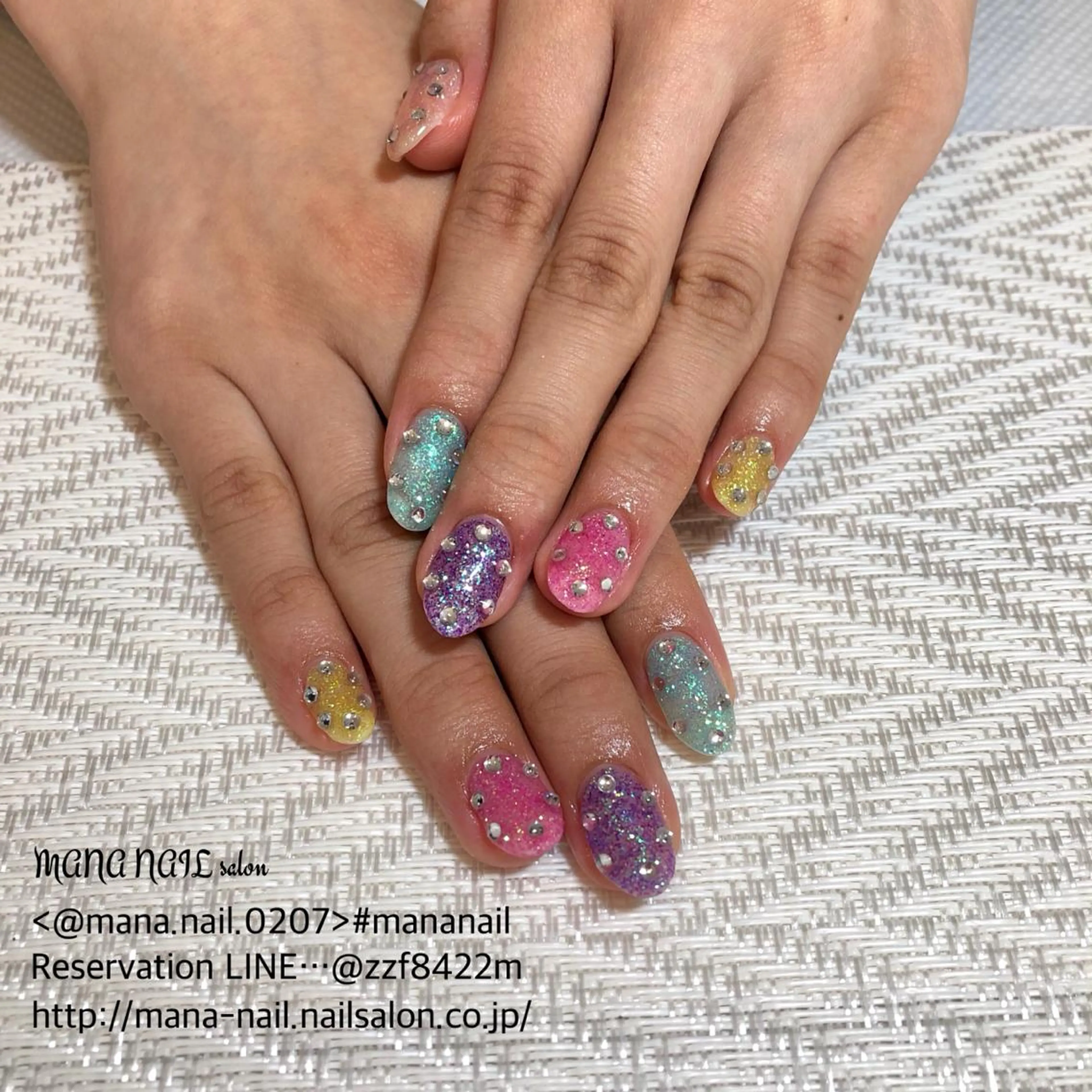 ネイル 長さ出し ジェルネイル ラメ(グリッター) 春ネイル 夏ネイル ハンドネイル ハンドケア 廣瀬 真奈美のネイルデザイン