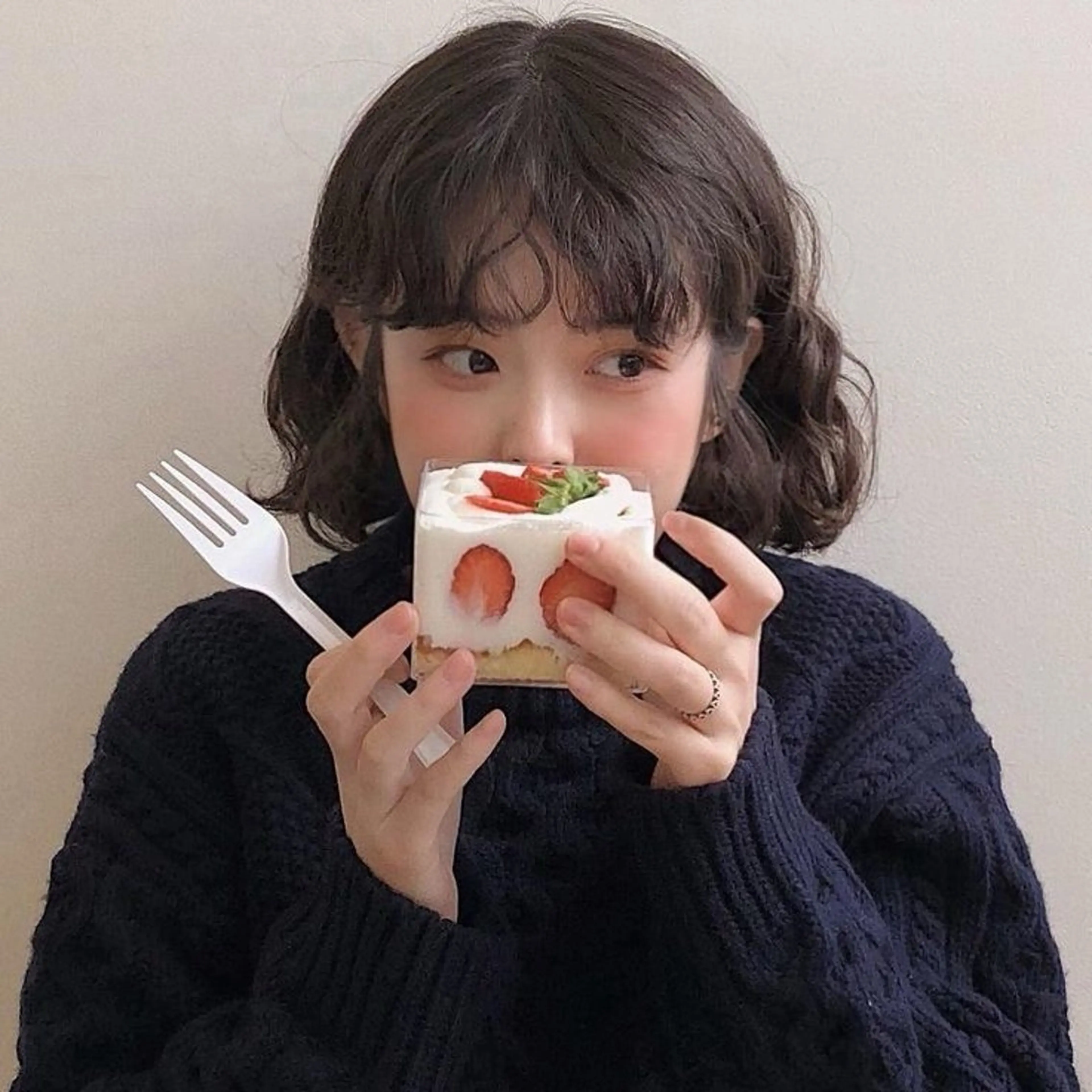 ミディアム パーマ GO TO DAY SHAIRE SALON SHIBUYA SOL所属・マンツーマン渋谷 早坂僚太のヘアスタイル