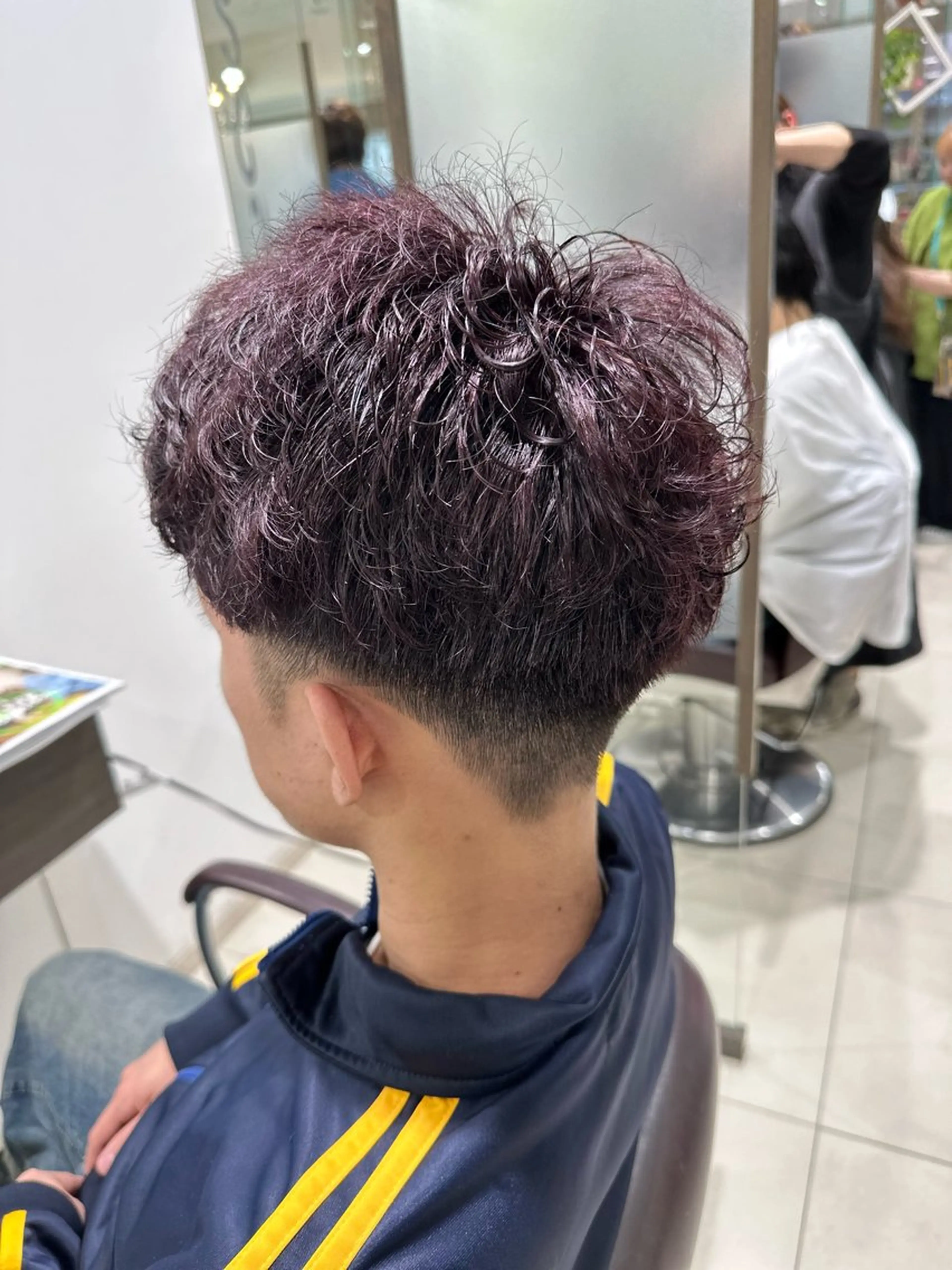 ショート カラー パーマ メンズ メンズパーマ カット ヘアカラー ハイトーン/艶カラー /透明感カラー/みなのヘアスタイル