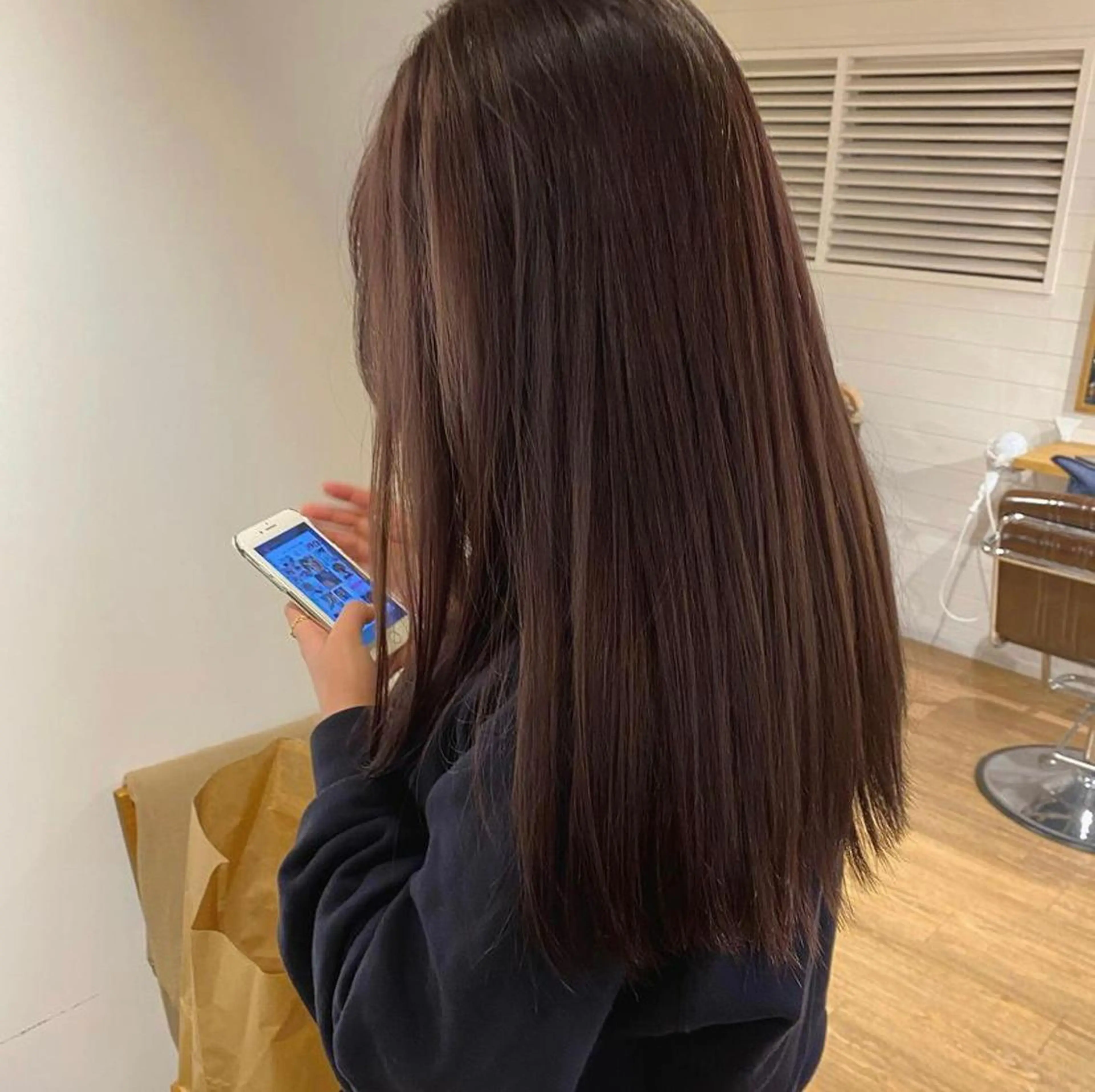 ロング カラー ベージュカラー ブリーチ ケアブリーチ 透明感カラー nanaka/ レイヤーカットのヘアスタイル