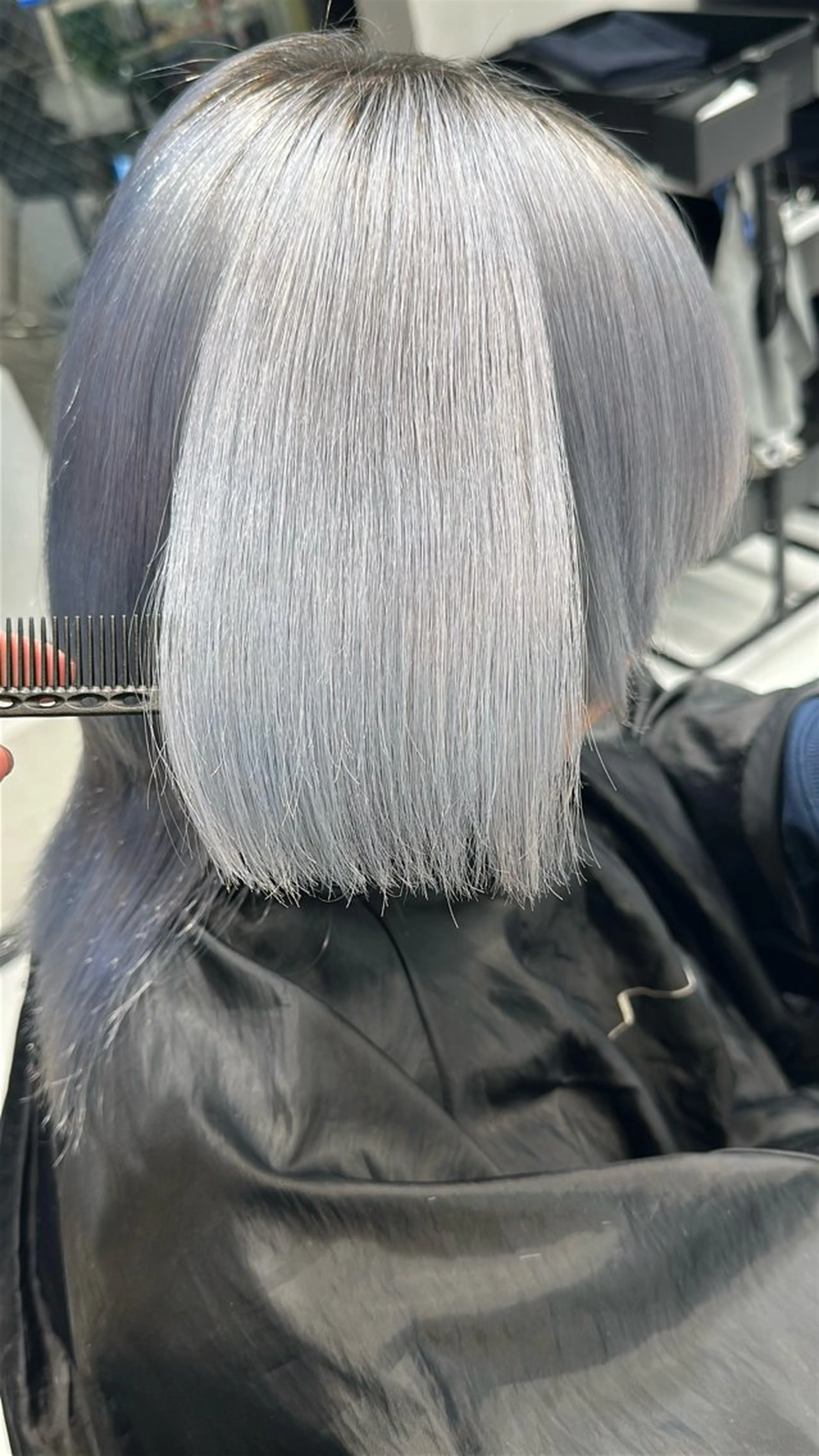 ミディアム カラー REN .のヘアスタイル