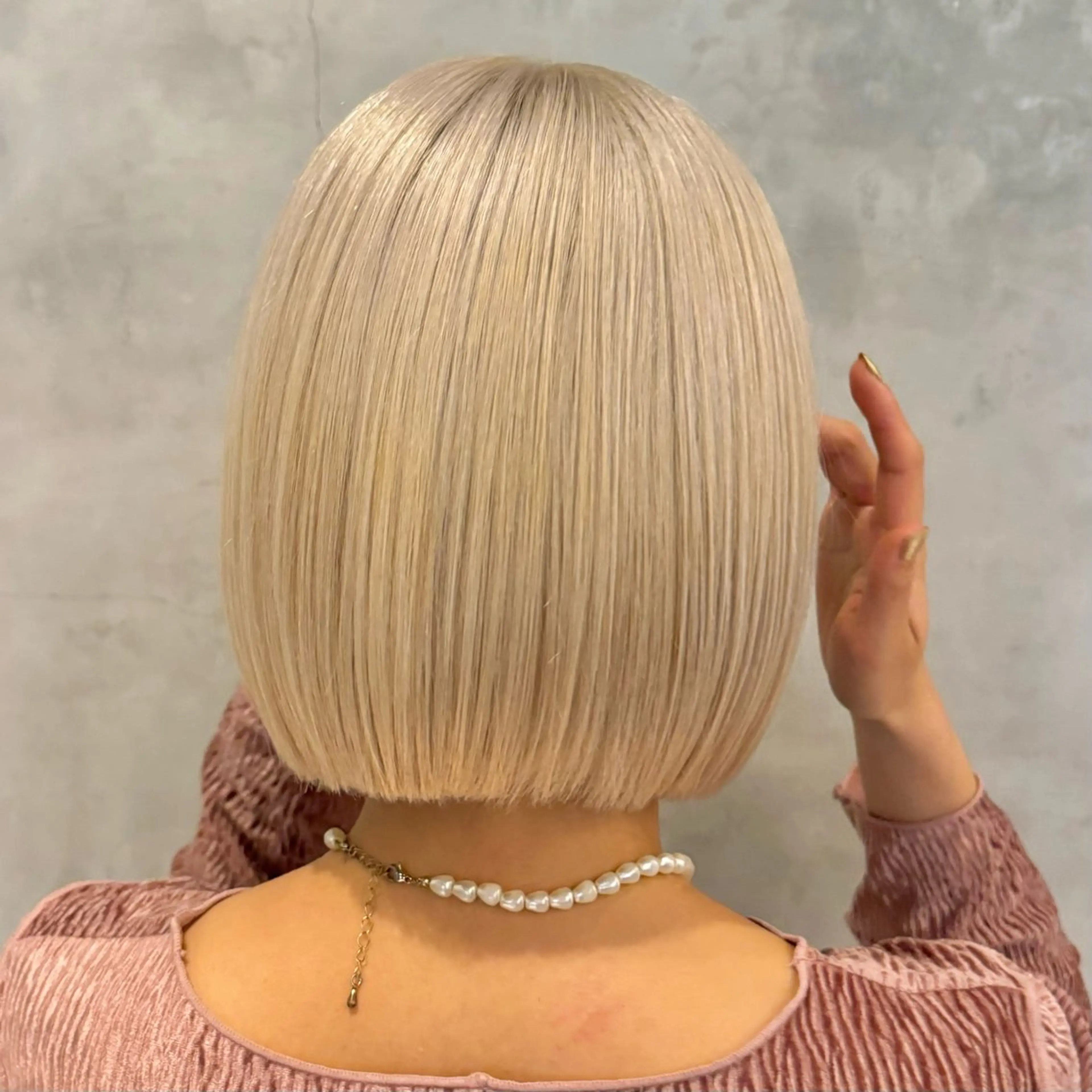 ミディアム カラー ヘアアレンジ 暖色ダブルカラーボブ レイヤー🌈AINAのヘアスタイル