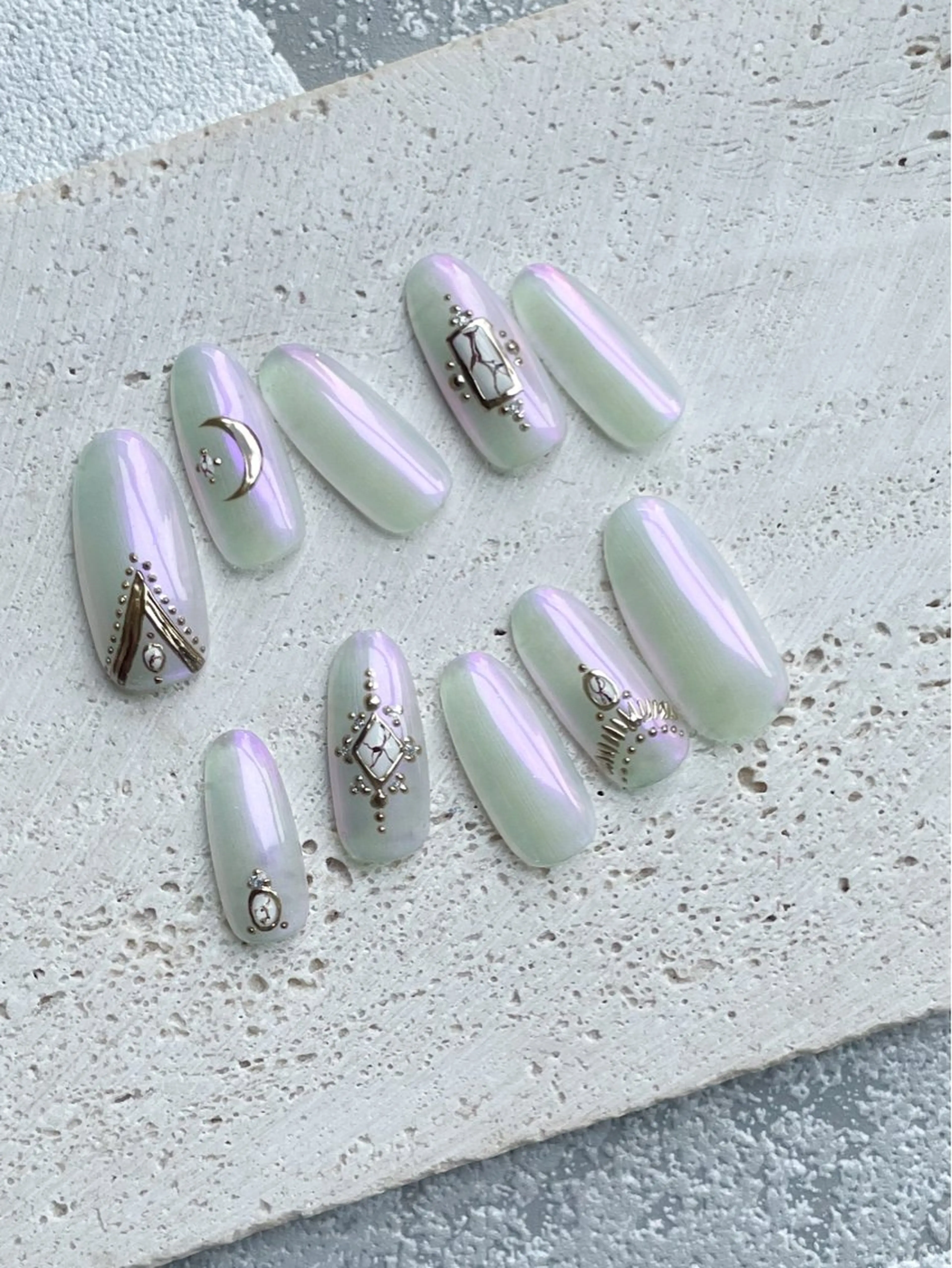 ネイル atelier　FIORITURA所属・FIORITURA aiのネイルデザイン