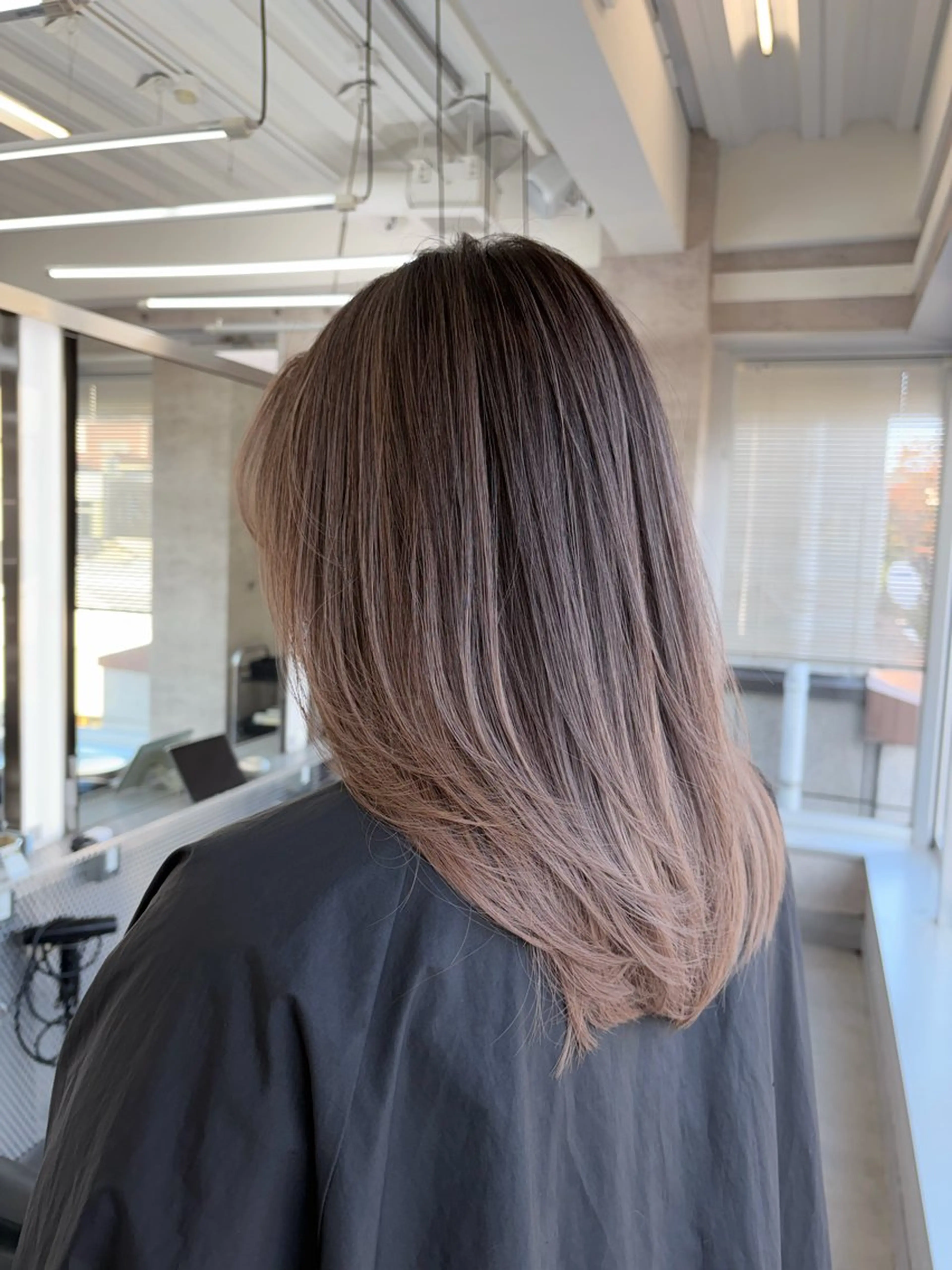 セミロング レイヤーカット 🫧ミズキ/レイヤー /バレイヤージュ🪄のヘアスタイル