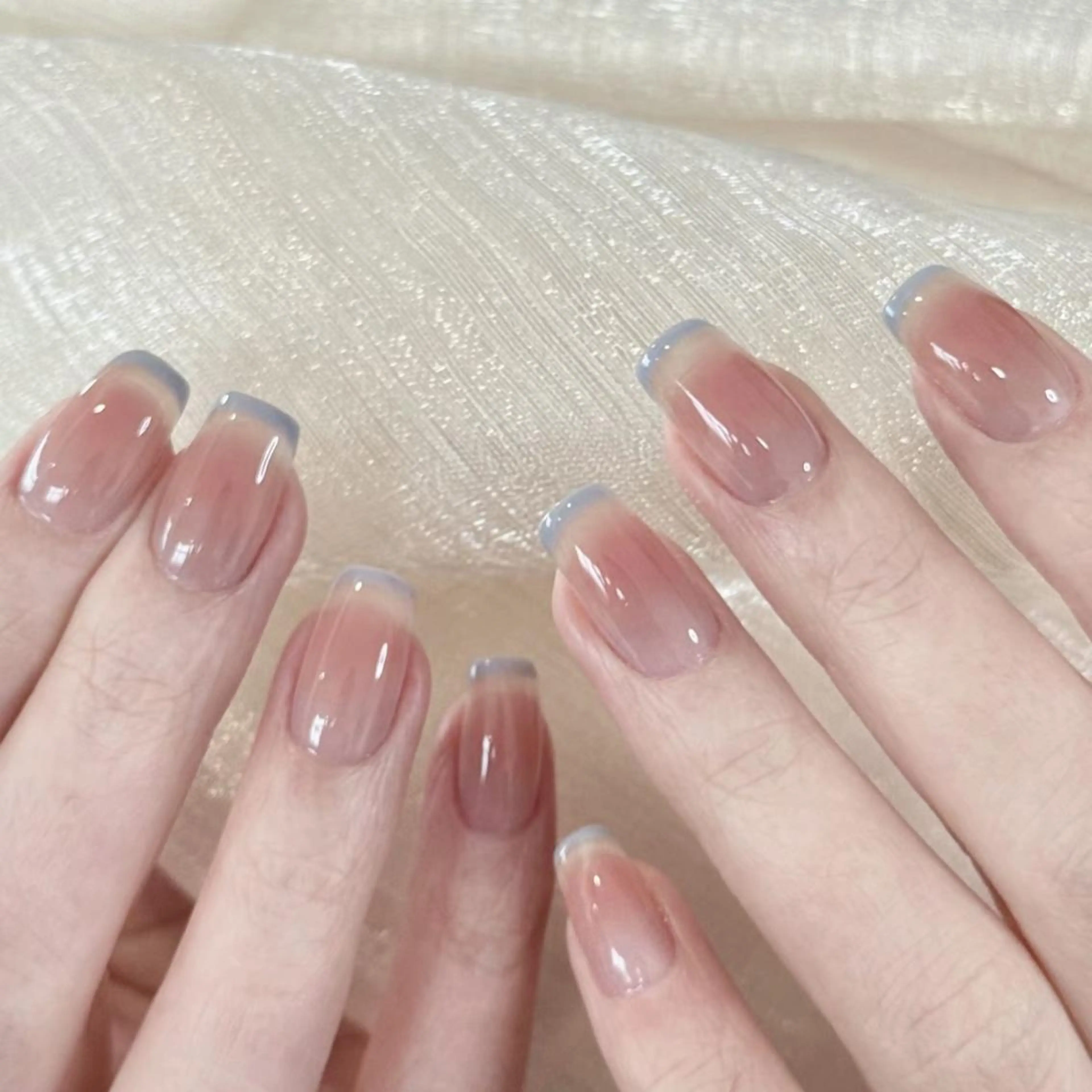 ネイル RAFFINE 月🦋🩵のネイルデザイン