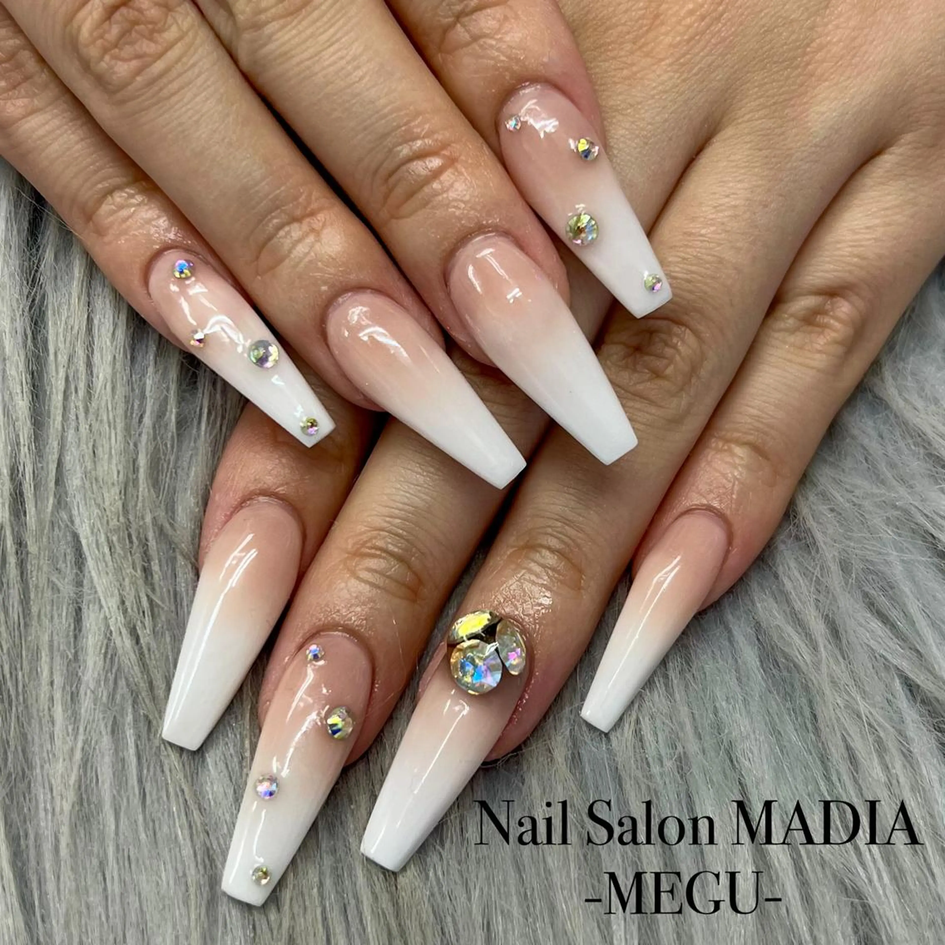 ネイル MADIA藤沢所属・MADIA MEGUのネイルデザイン