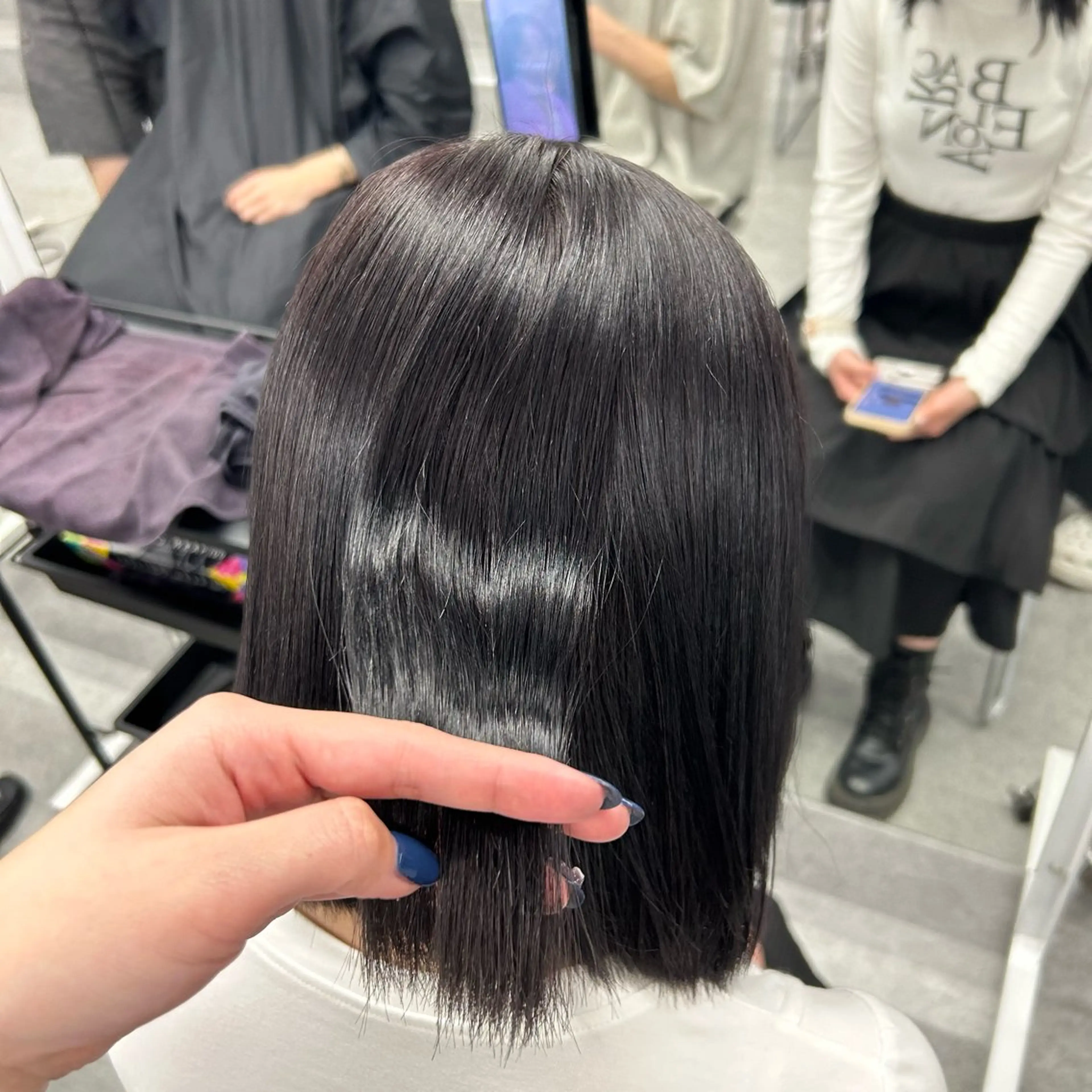 ショート カラー ヘアアレンジ ブリーチ ブリーチなしカラー 髪質改善 トリートメント 🎀RIN🎀 就活🩶暗髪カラーのヘアスタイル