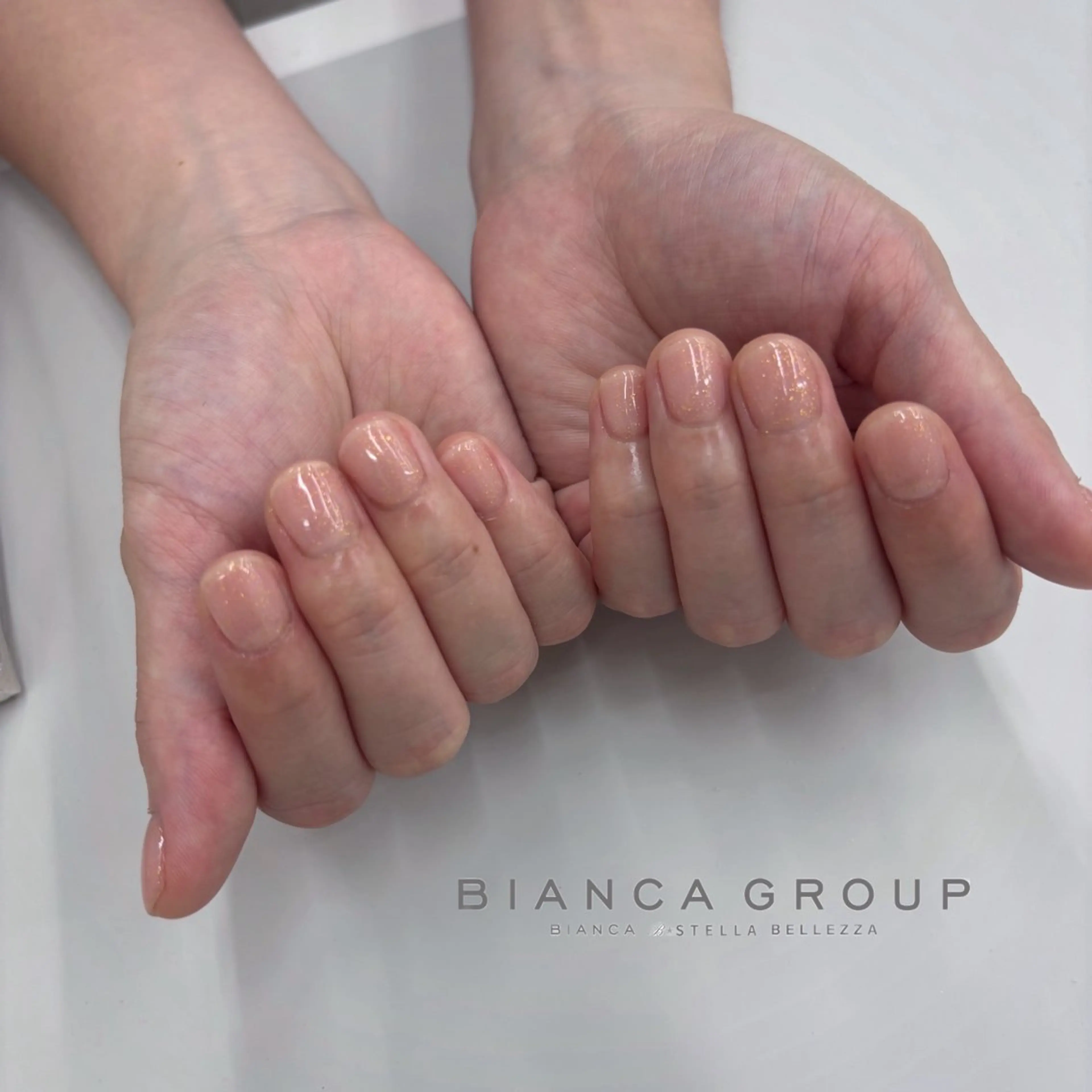 ネイル クリアネイル ピンク シンプルネイル Bianca 原 苺花のネイルデザイン