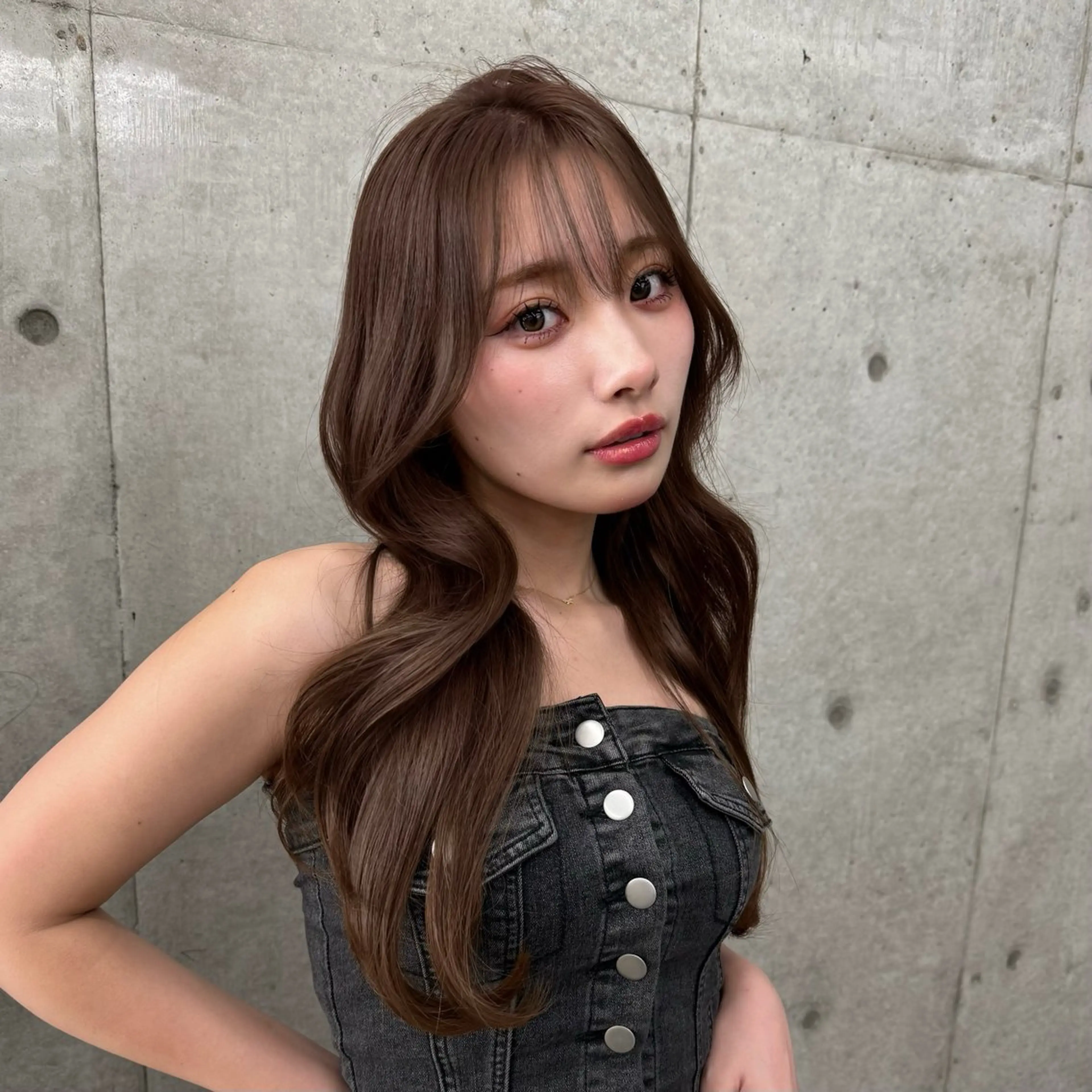 ロング 韓国レイヤー🩵ダメ ージレスケアカラーのヘアスタイル