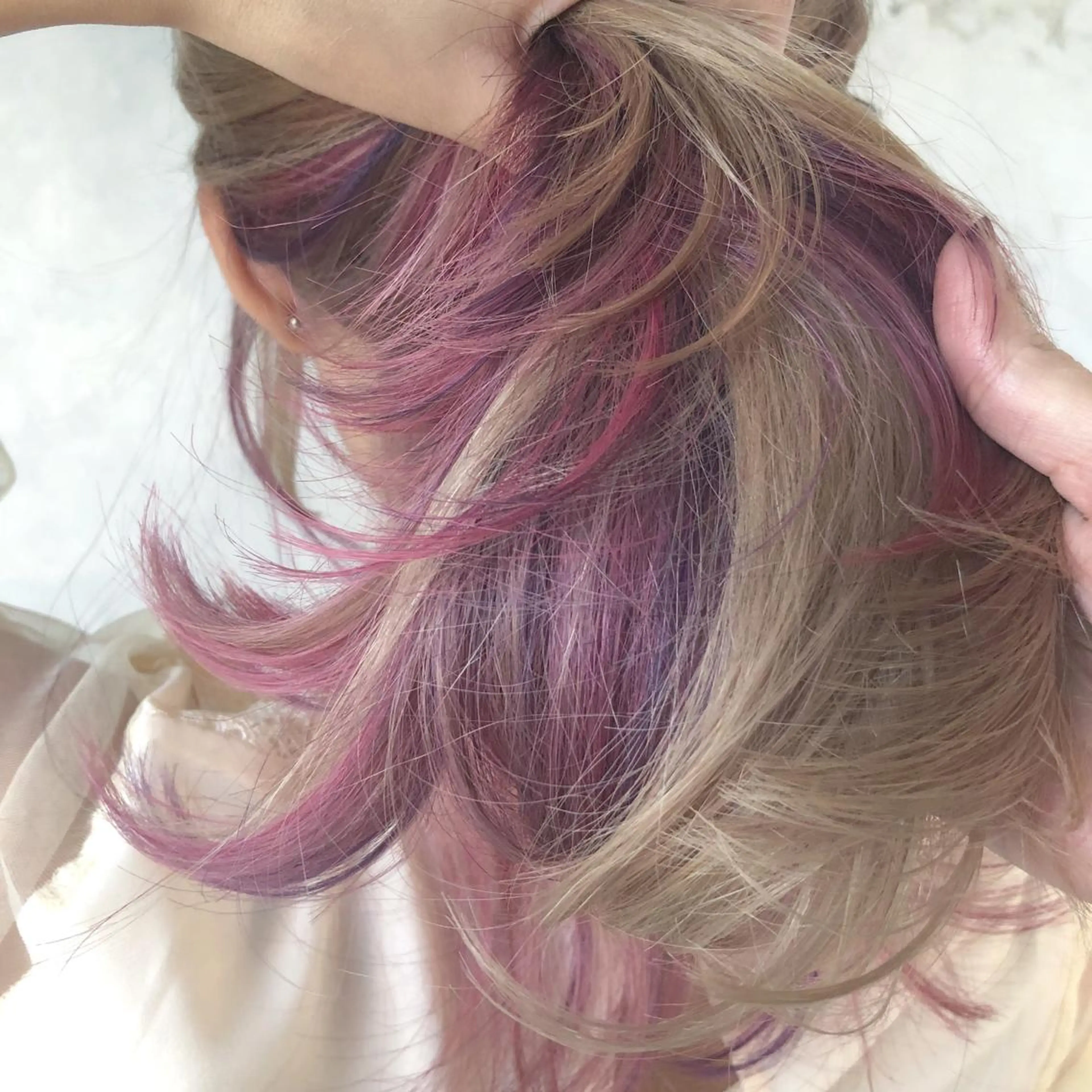 セミロング カラー ヘアアレンジ インナーカラー ピンクカラー ピンクパープル パープルカラー ユニコーンカラー ORIKA 美容室のヘアスタイル