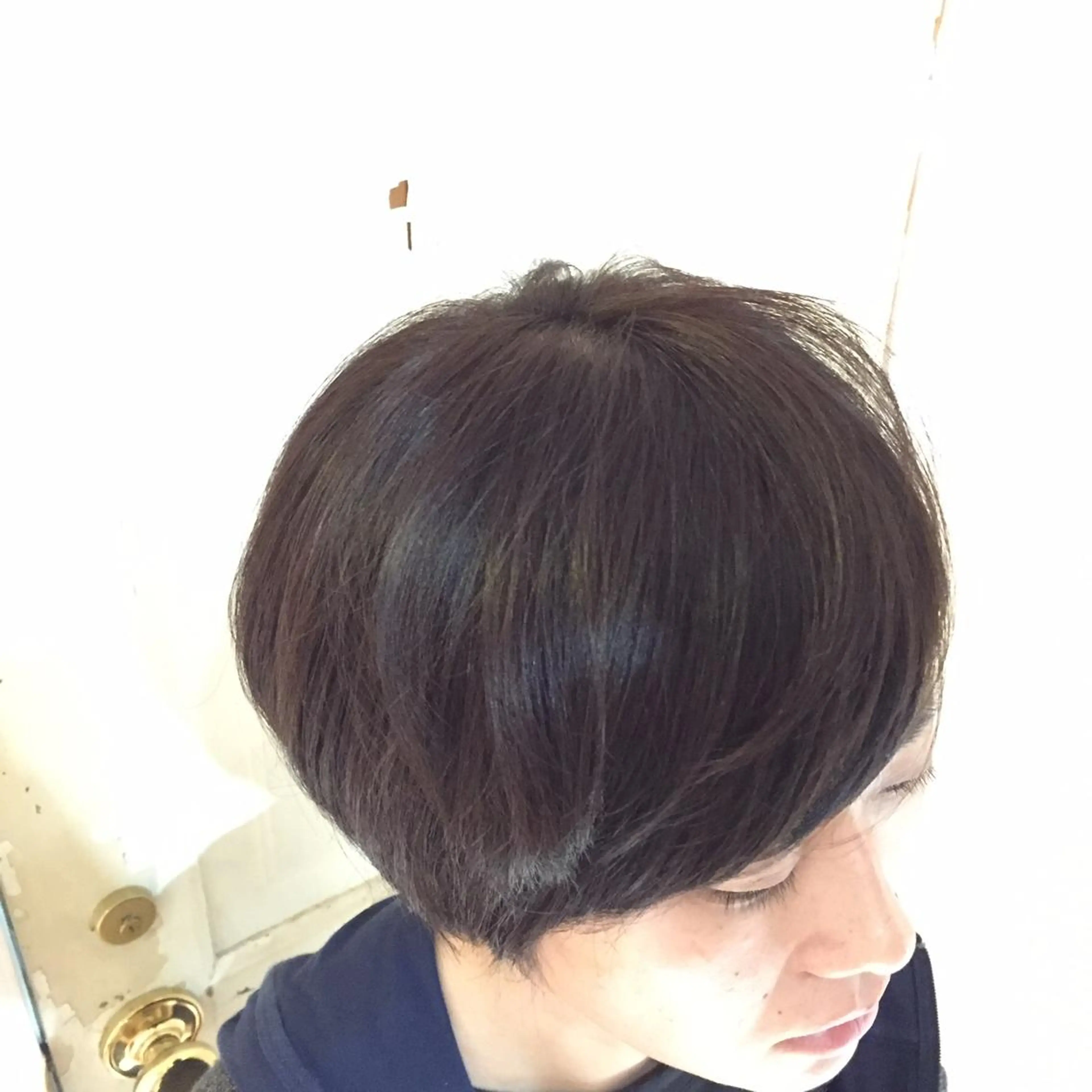 ショート カラー パーマ グレージュ ショートヘア eyelush color world庄内駅前所属・シールエクステ／豊中 吉田孝司のヘアスタイル