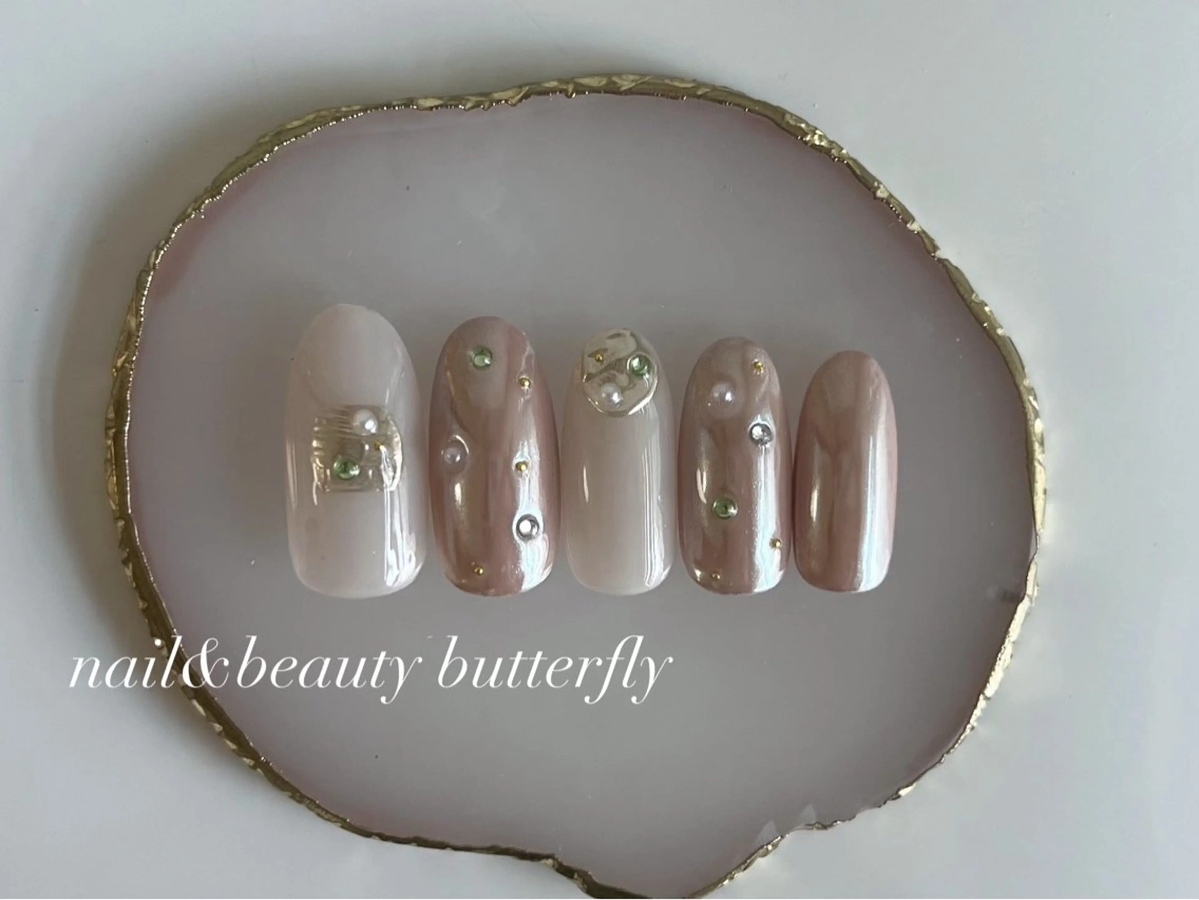 ハンドネイル butterfly 麻布十番店のネイルデザイン