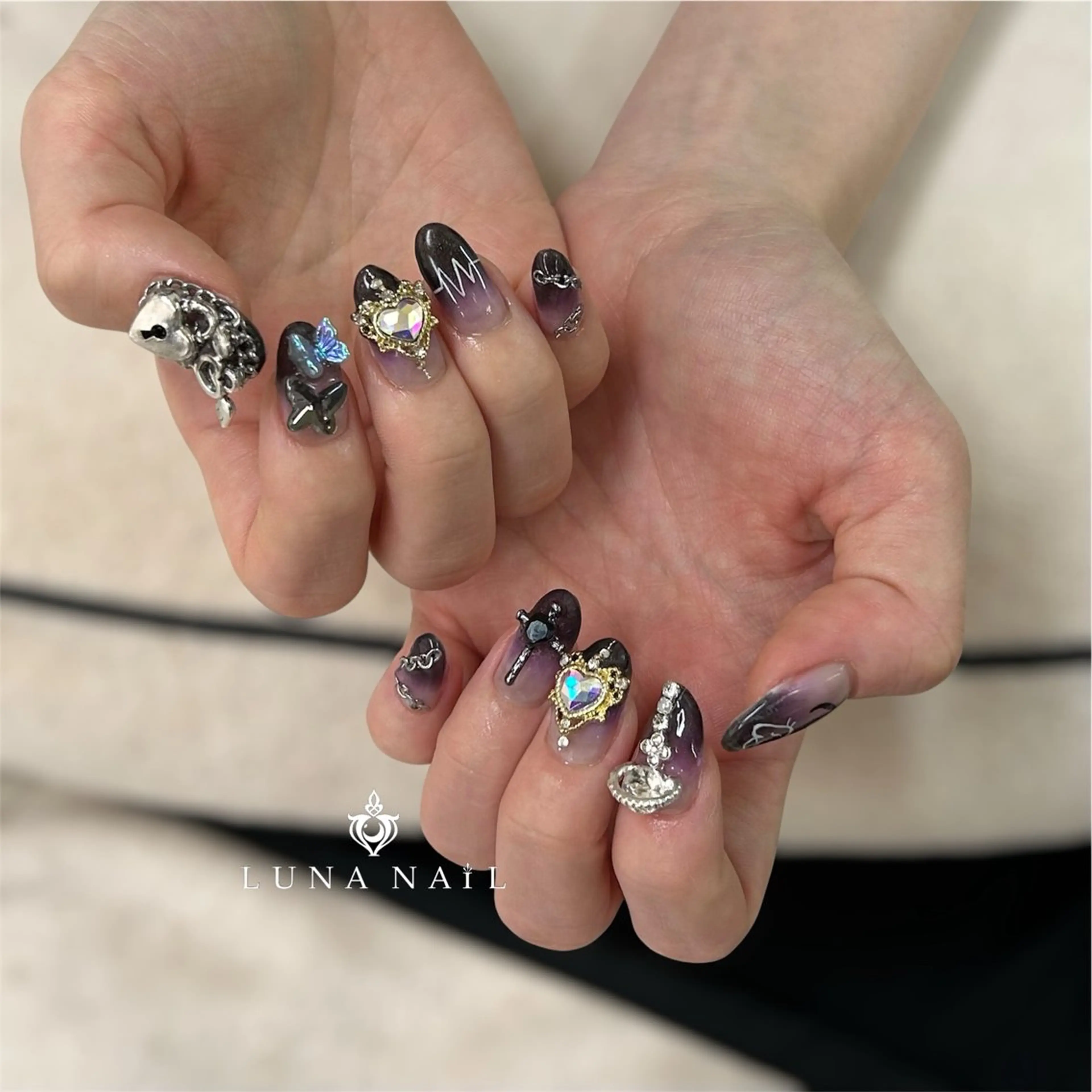 ネイル アトリエ　ミモザ所属・いまむら あかりのネイルデザイン