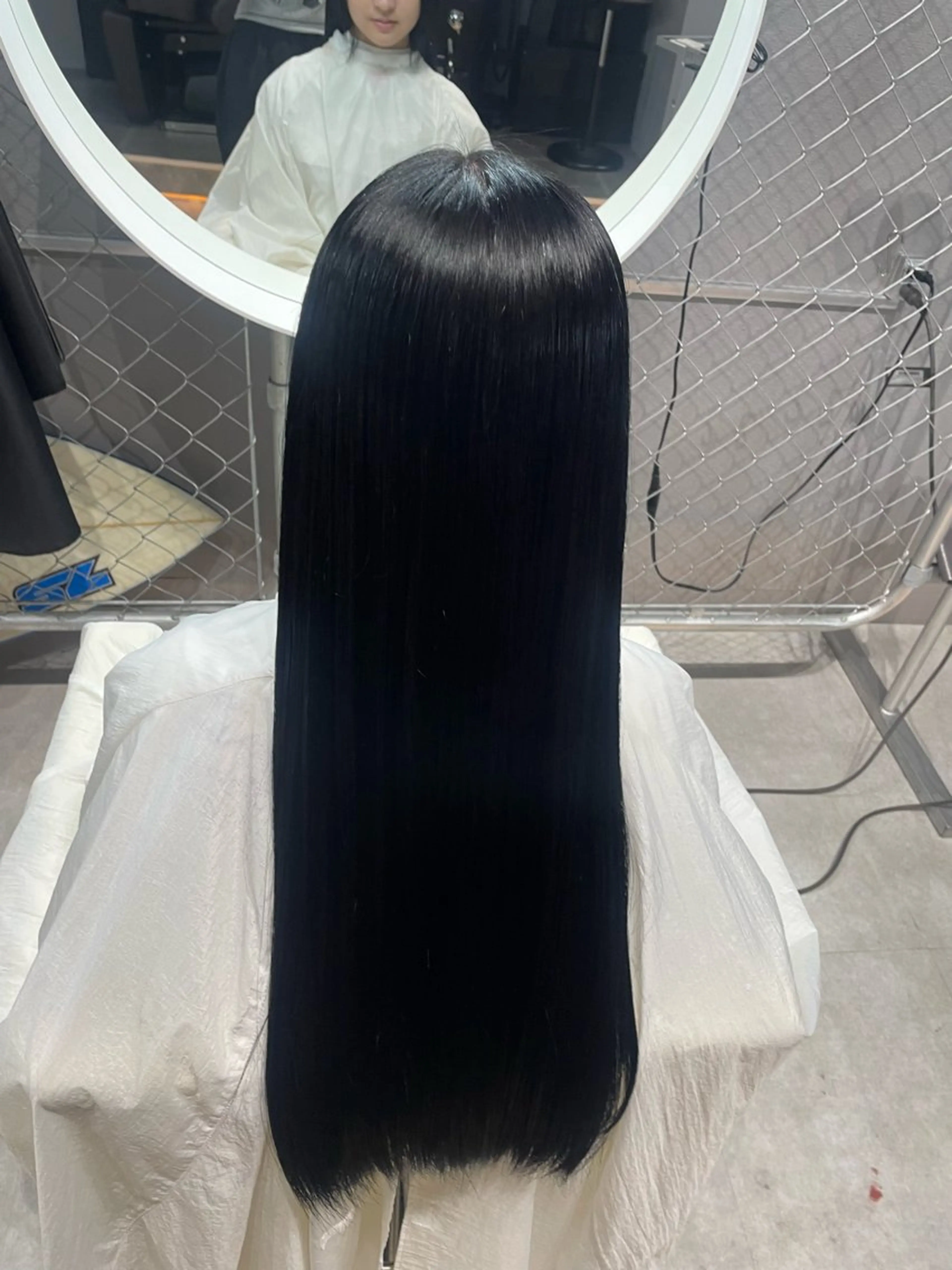 ロング カラー 黒髪 ブリーチ ヘアカラー CoCooN nanamiのヘアスタイル