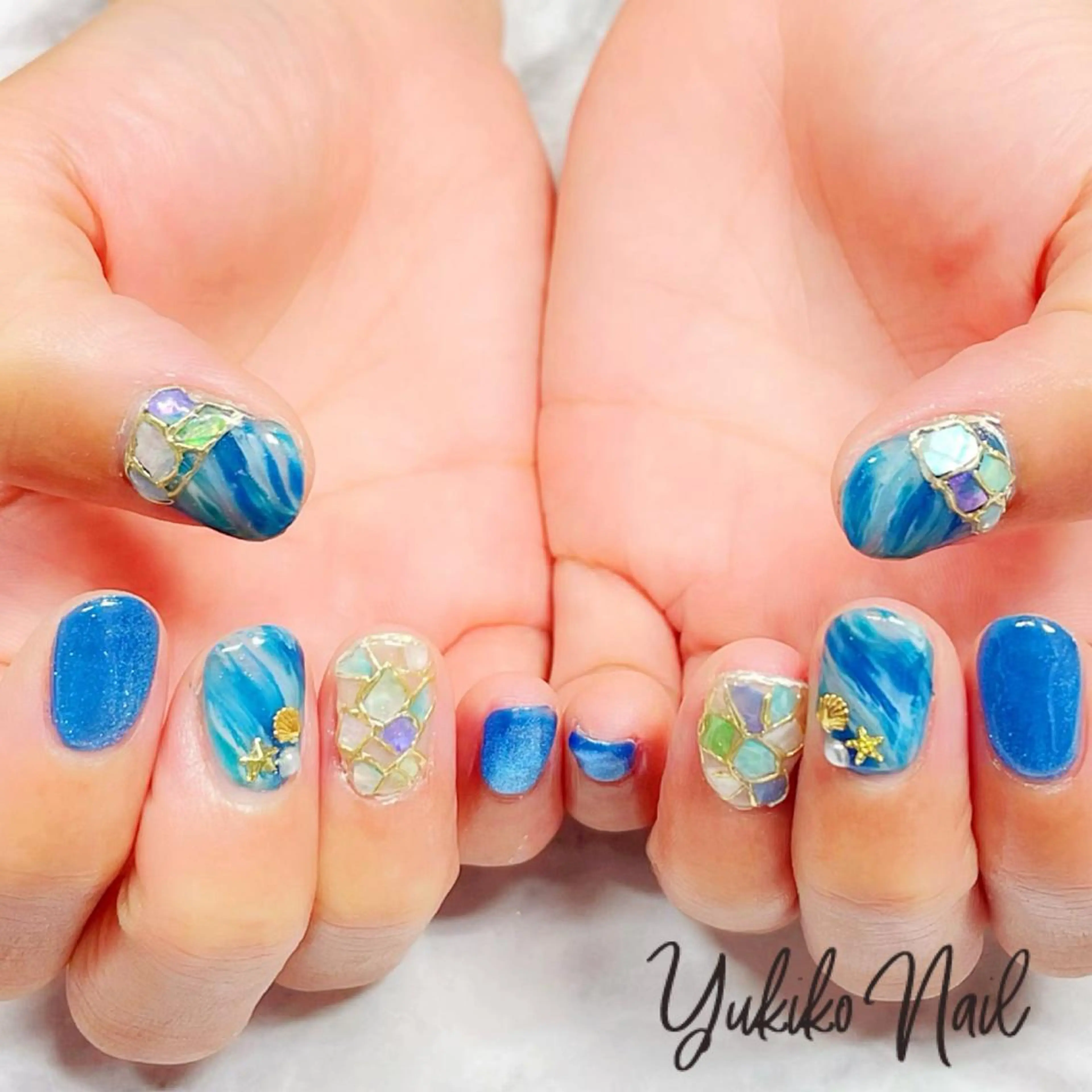 ネイル ブルー マグネットネイル ミラーネイル 夏ネイル ハンドネイル ユキコ ネイルのネイルデザイン