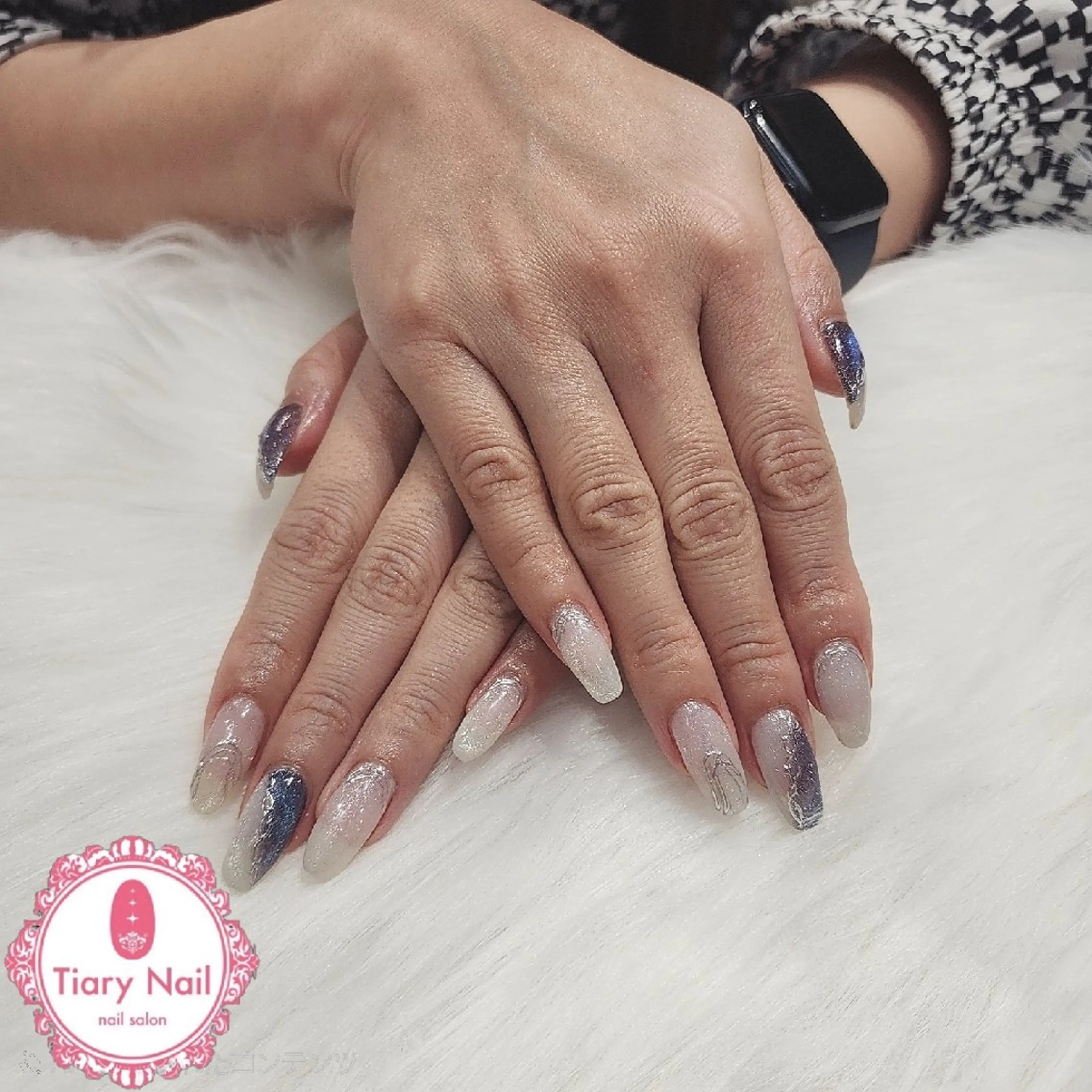 ネイル ハンドネイル 💙🤍Tiary M🤍💙のネイルデザイン