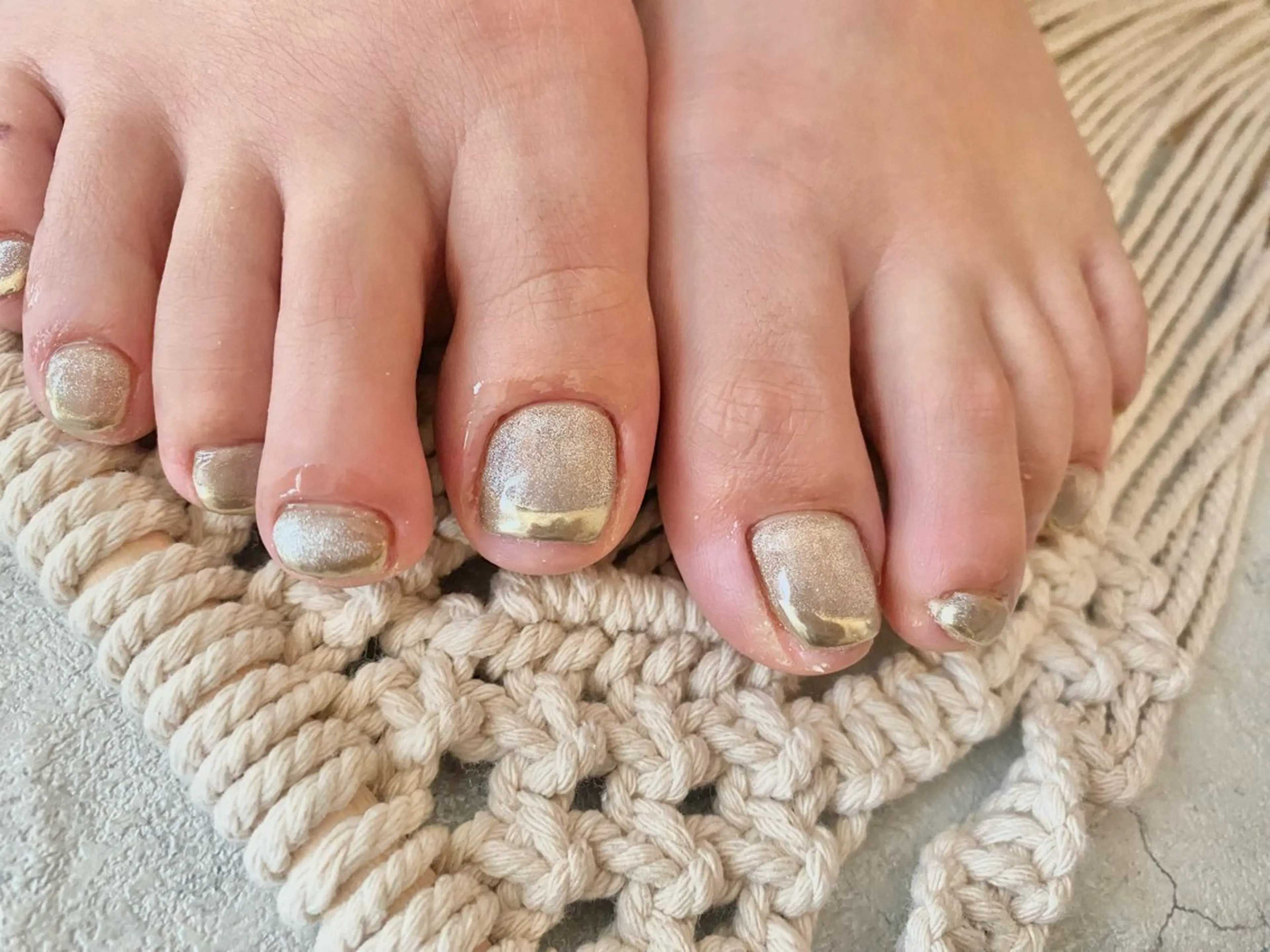 ネイル フレンチネイル マグネットネイル ミラーネイル 持ち込み フットネイル ëmma nail_ by chulaのネイルデザイン