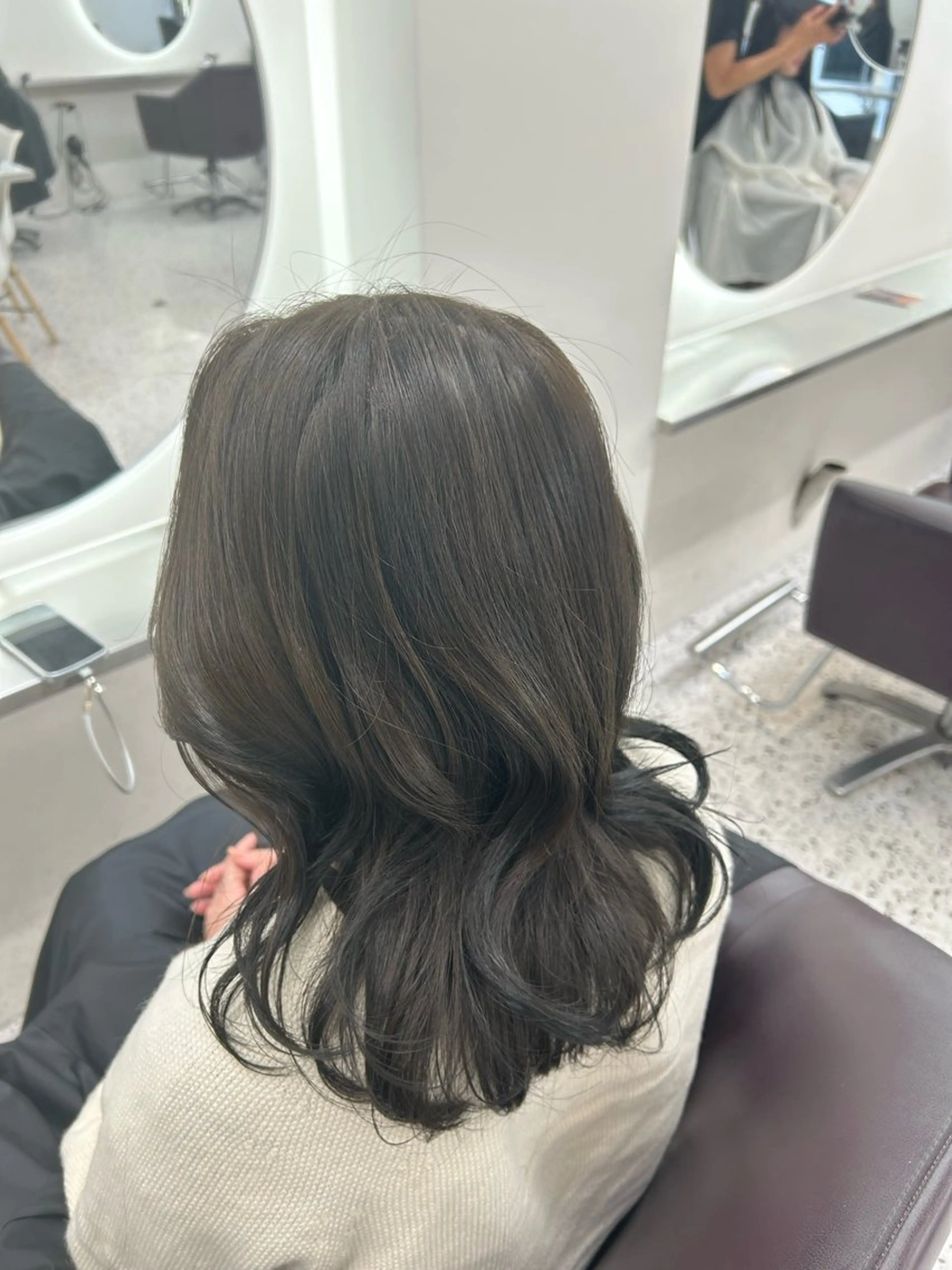 セミロング カラー ヘアアレンジ 透明感カラー グレージュ オリーブグレージュ オリーブグレー ヘアカラー トリートメント ヘッドスパ ヘアセット 🫧透明感／艶カラー 🫧Ryuseiのヘアスタイル